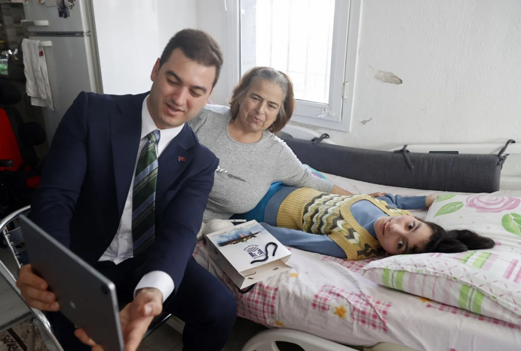 Başkan Mandalinci 'süper babaanne' olarak tanınan Gülsiye Duran'ı ziyaret etti