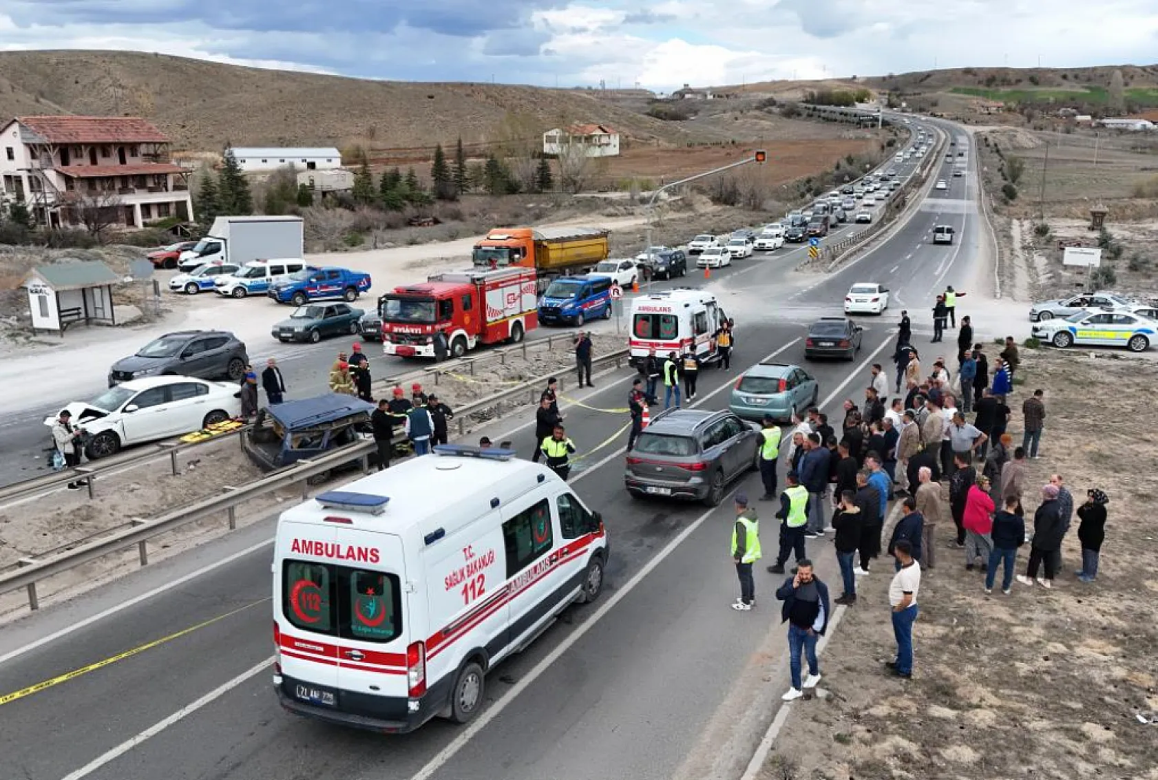 Bayram yolunda feci kaza! 1 ölü, 6 yaralı
