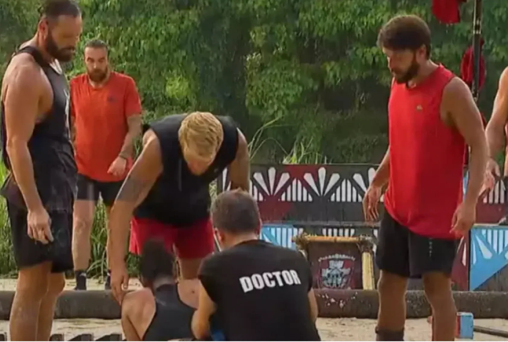 Keskin seramik üzerine düştü, Nefise yaralandı! Survivor'da korku dolu anlar