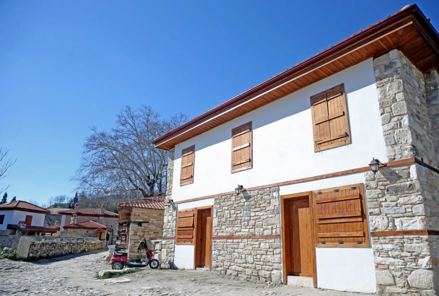 Muğla Stratonikeia'da Köy Meydanı Restore Ediliyor, Dükkanlar Eski İsimleriyle Açılacak