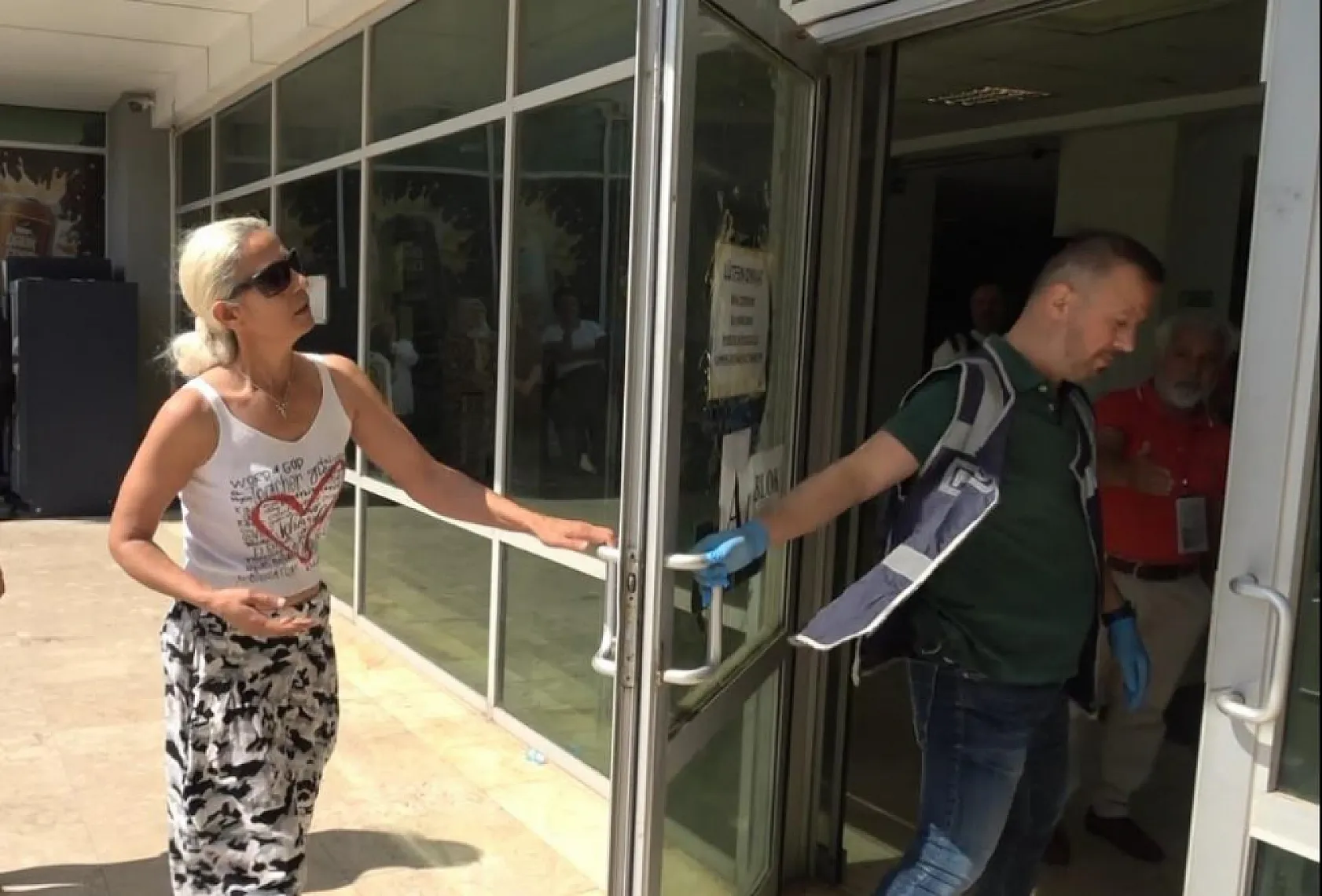 Tüm veliler onun için seferber oldu, Genç kızın hayalleri kulağındaki takı yüzünden yarım kaldı