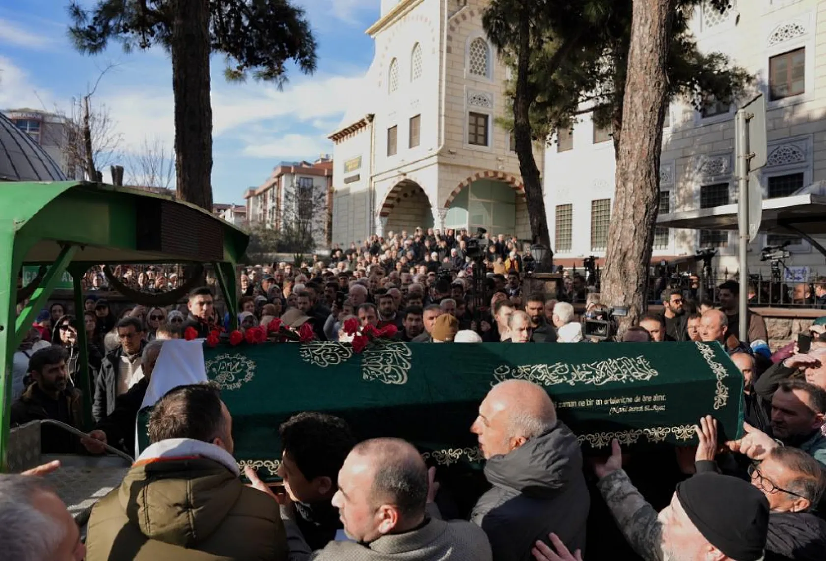Hayatını kaybeden mimar Ece Gürel son yolculuğuna uğurlandı