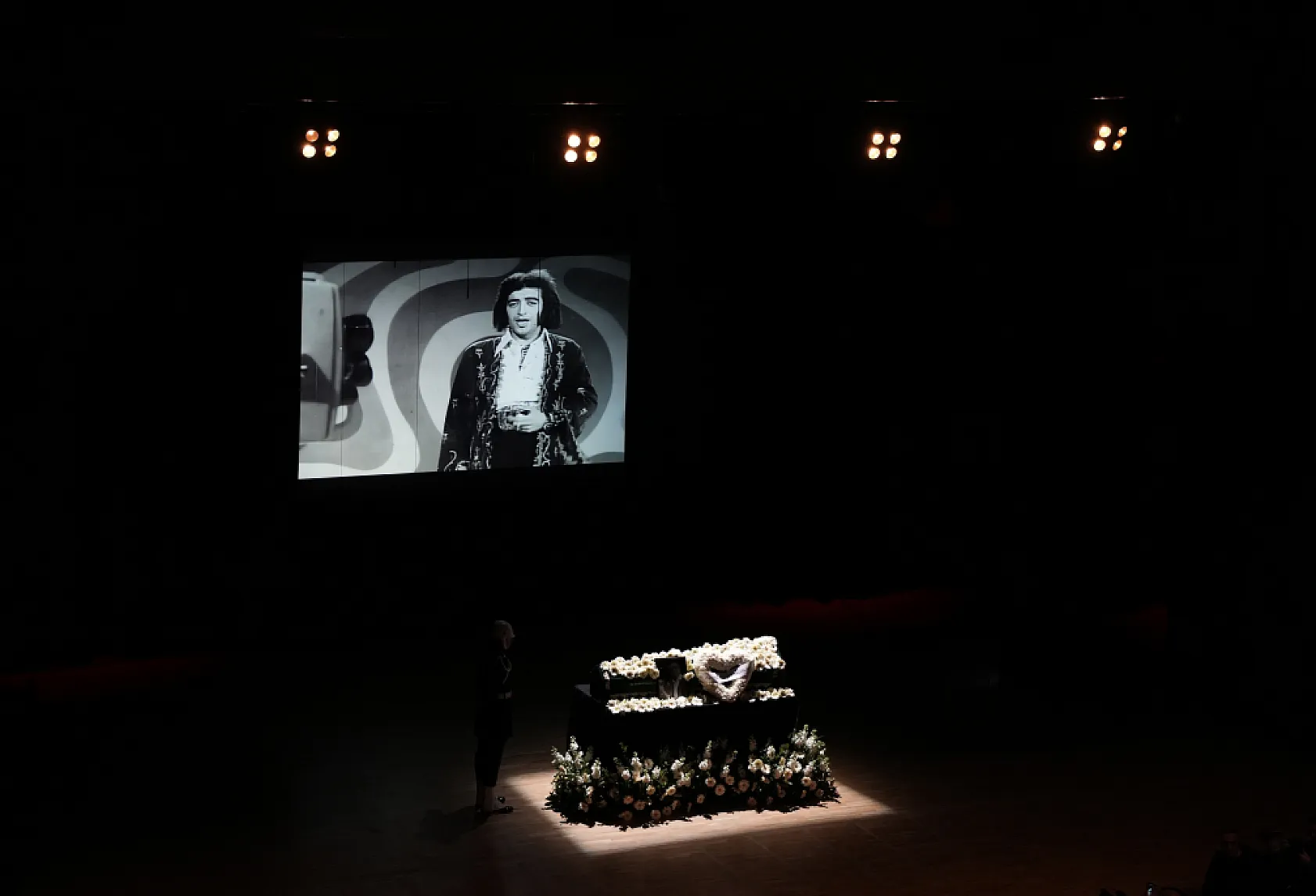 Edip Akbayram için Cemal Reşit Rey Konser Salonu'nda tören düzenlendi