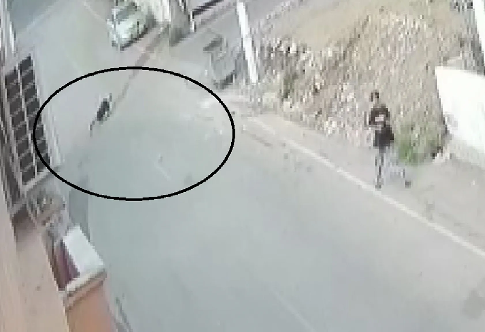 Dayısını vurduktan sonra sokak ortasında kafasına sıktı