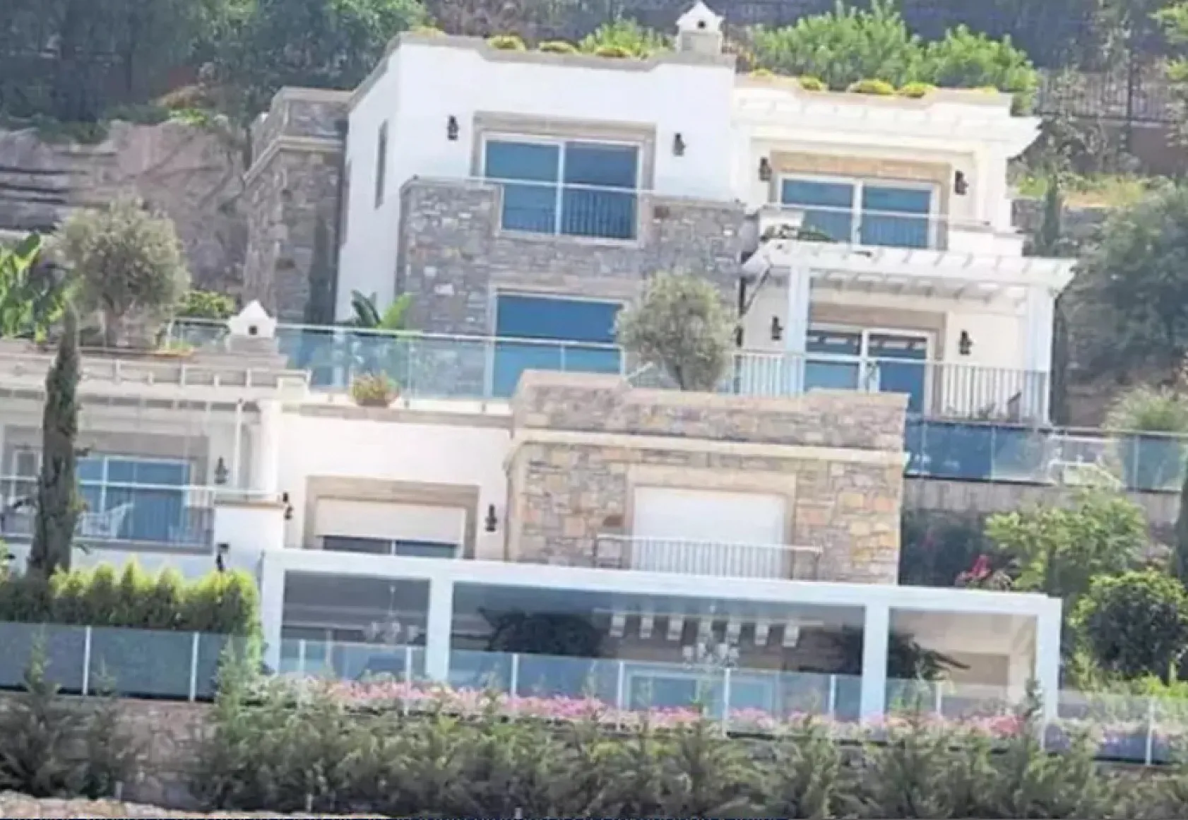 Kazancını gayrimenkule yatırıyor: O İsim Bodrum'daki ultra lüks villasını yeniliyor