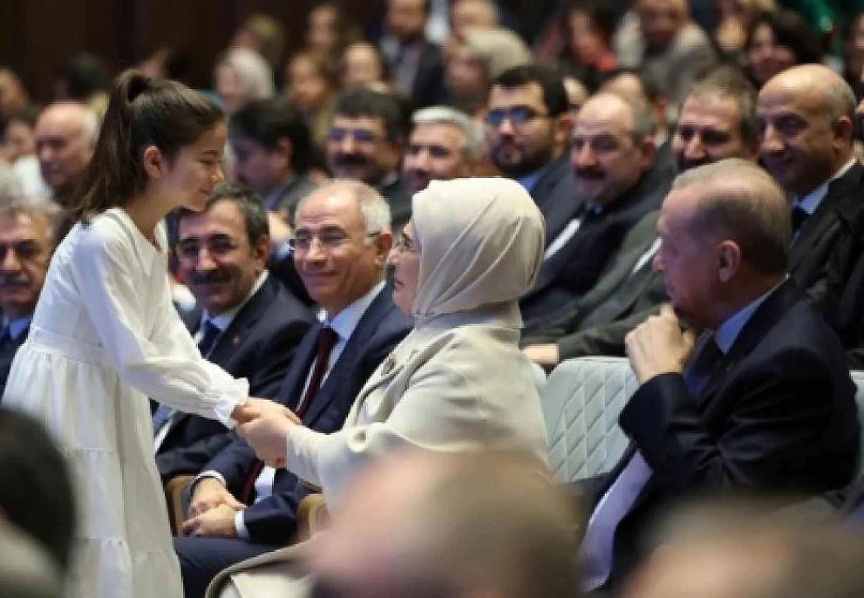 Cumhurbaşkanı Erdoğan açıkladı! İşte 8 başlıkta AK Parti'nin seçim beyannamesi
