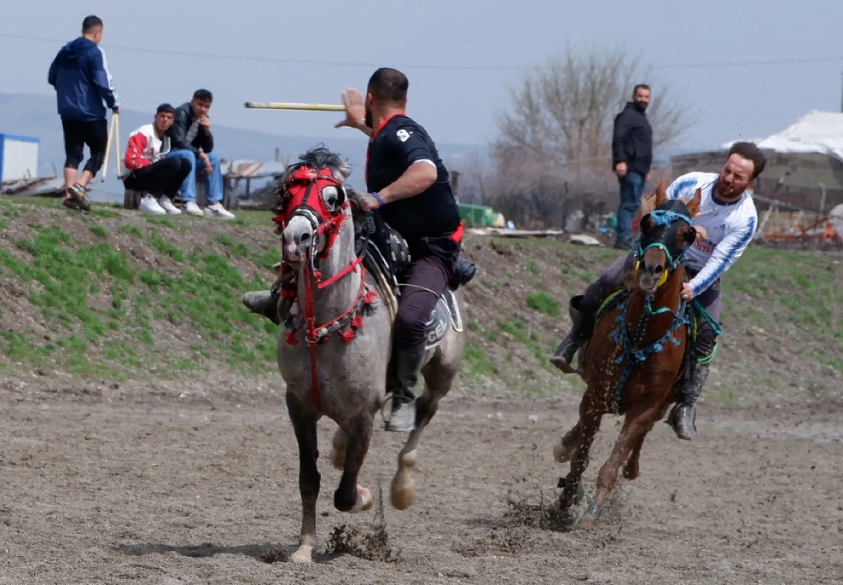 Cirit nefes kesti! Sahada hem rekabet hem gelenek vardı