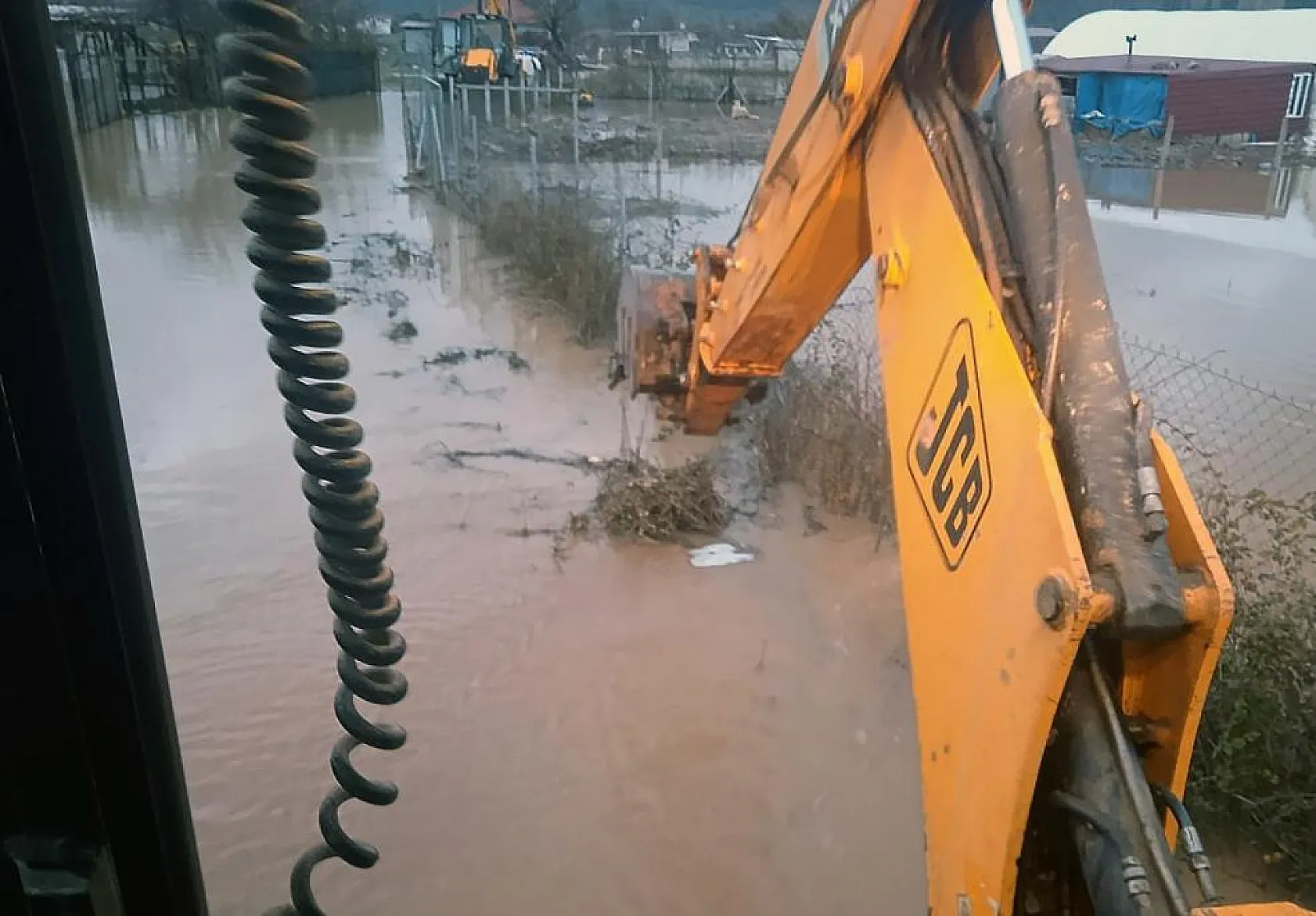 Belediye Ekipleri Olumsuzluklara Karşı Müdahalelerde Bulundu