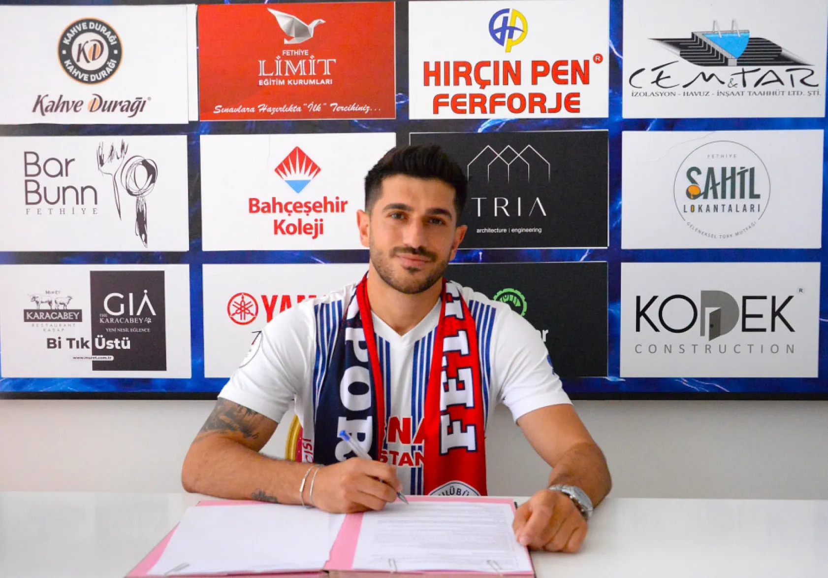 Fethiyespor'da Kaptan Şahan Akyüz ile 2 Yıl Daha