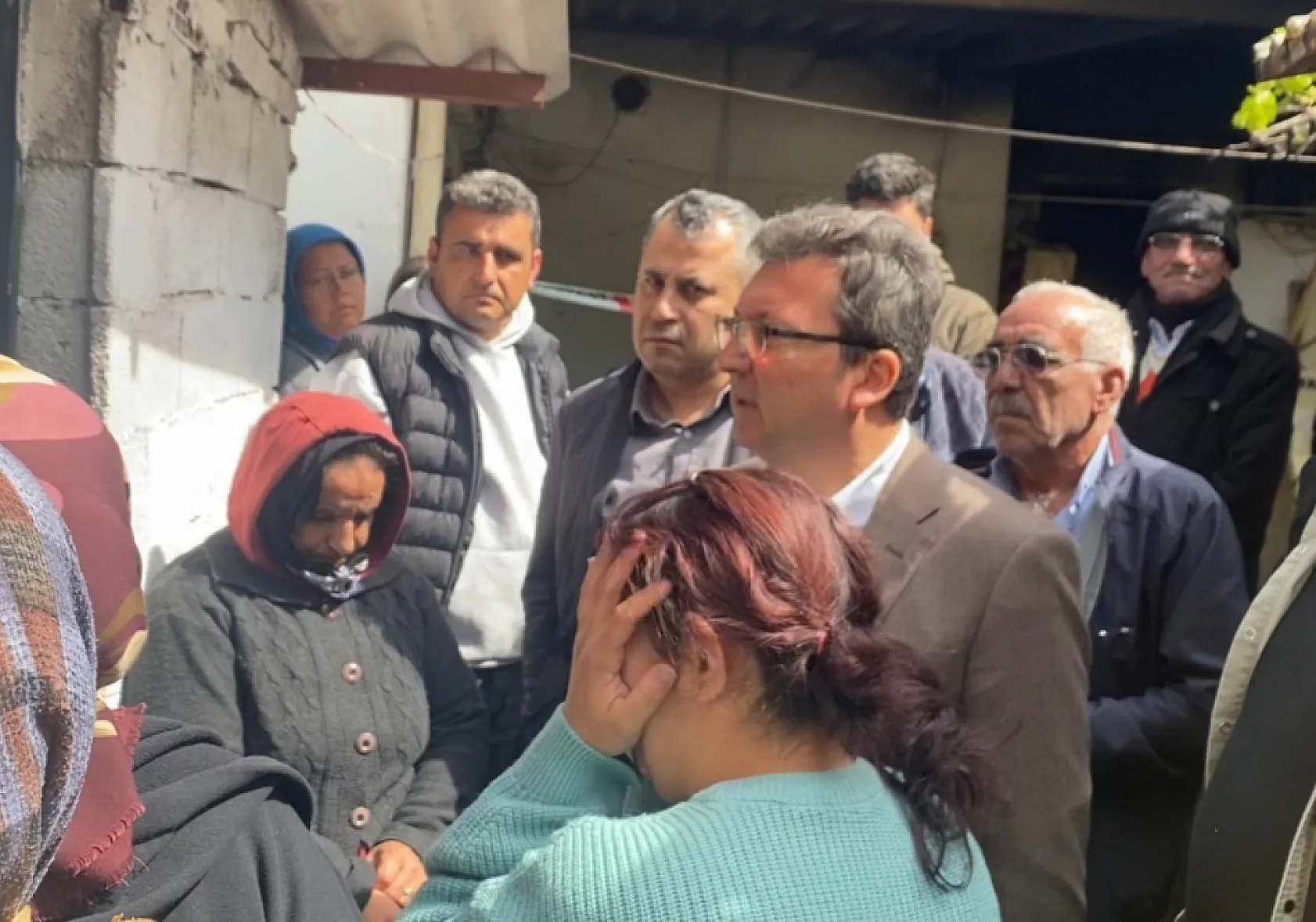 En acı teselli: 'Anne bak yüzü yanmamış'