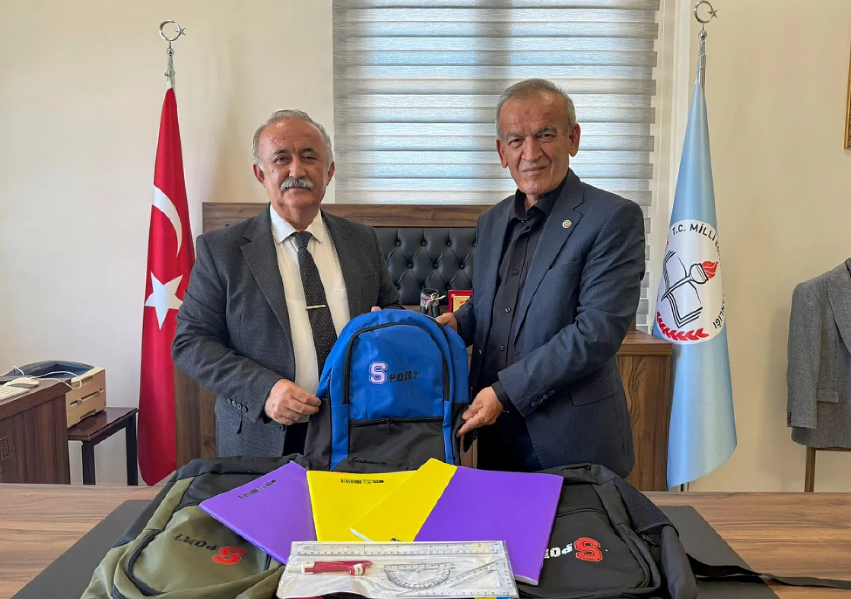 FTSO'dan kırtasiye desteği 320 öğrenciye ulaştı