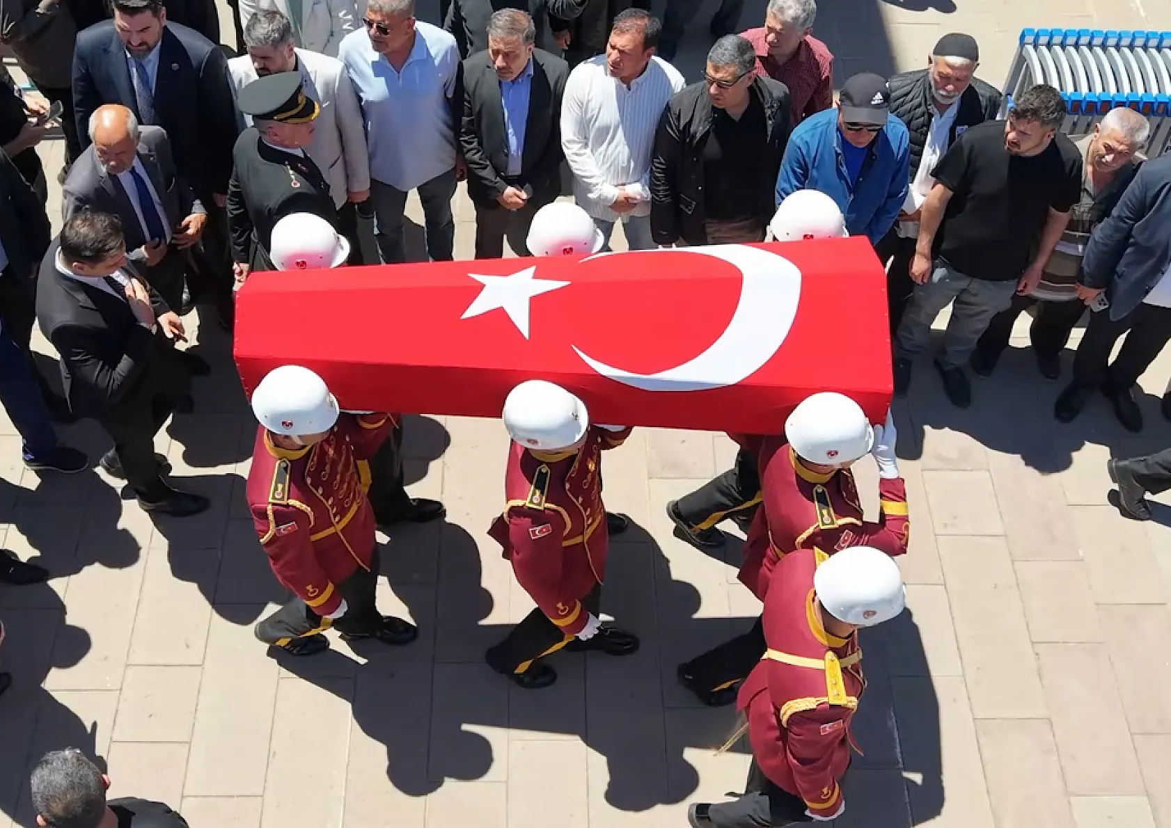 Şehit babasının gururlu duruşu: 'Ben de şehit babası oldum'