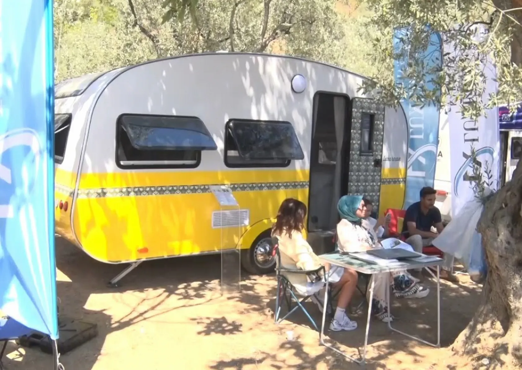 İki ünlü ismin karavan rekabeti
