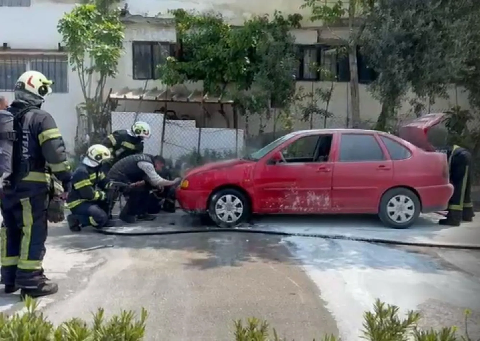 Facianın eşiğinden dönüldü! Sanayiden yeni çıkan araç yolda alev aldı