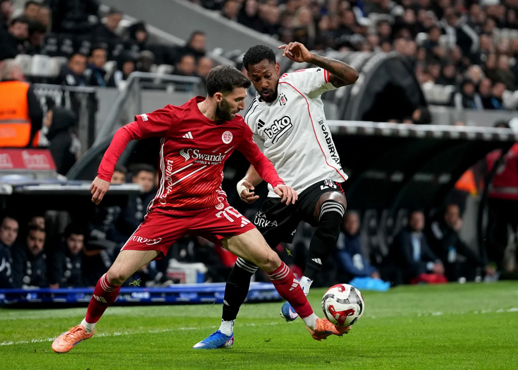 Trendyol Süper Lig: Beşiktaş: 4 - Antalyaspor: 2