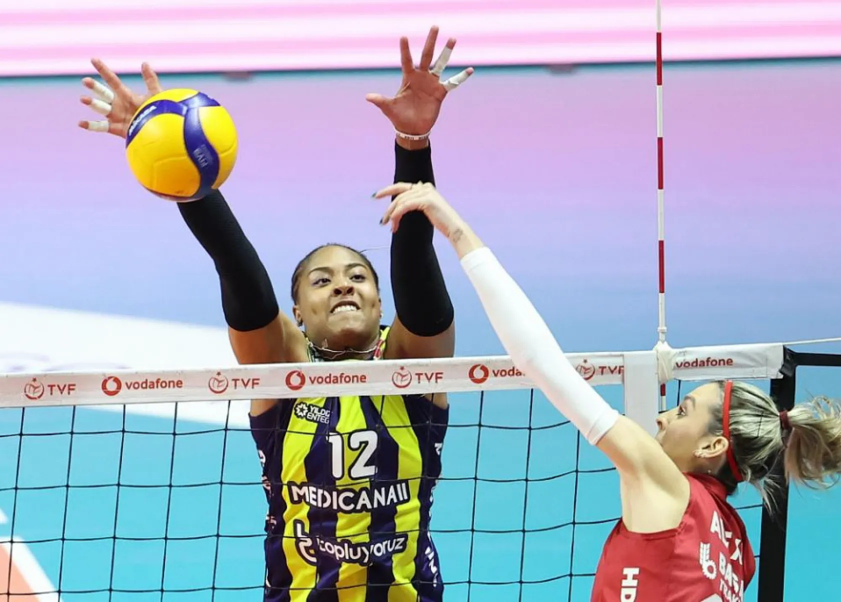 Vodafone Sultanlar Ligi: Fenerbahçe: 3 - Galatasaray: 1