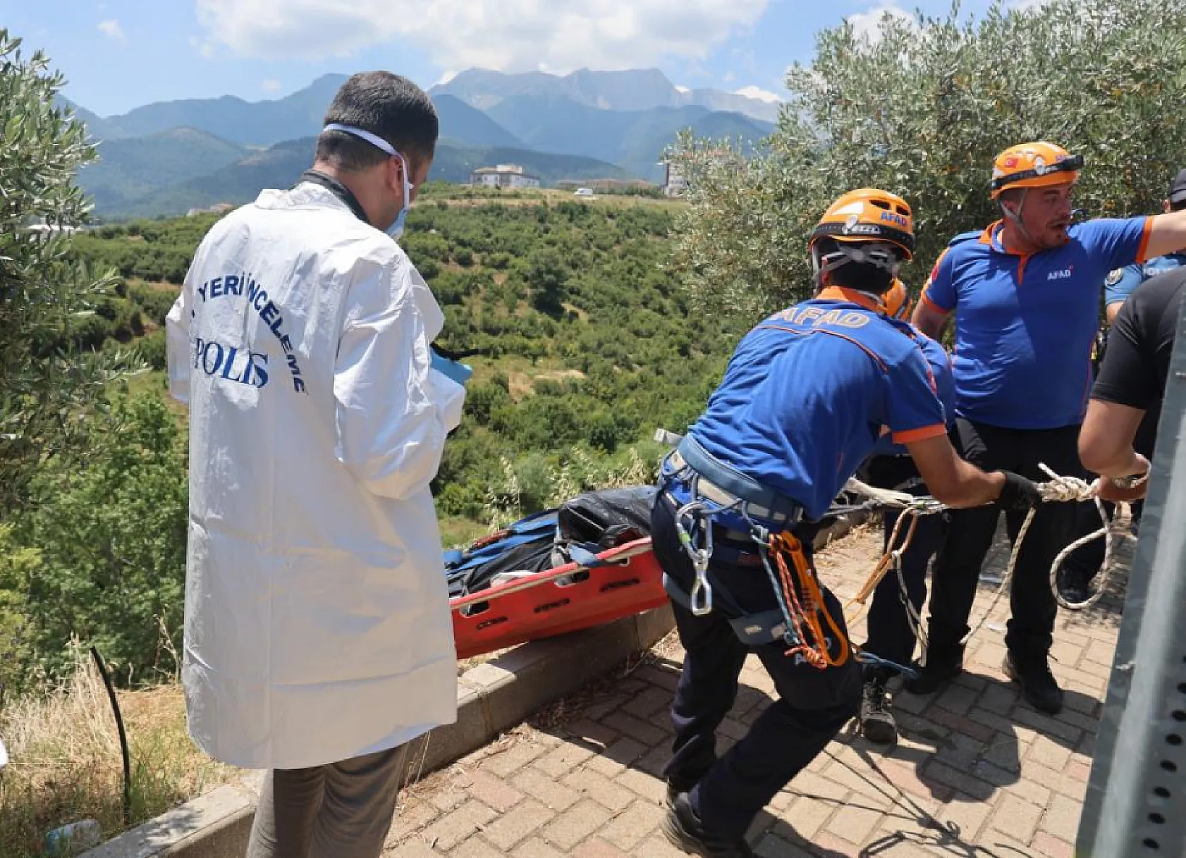 Uçurumda ölü bulunan yaşlı adamın yakınlarından 'ihmal' suçlaması