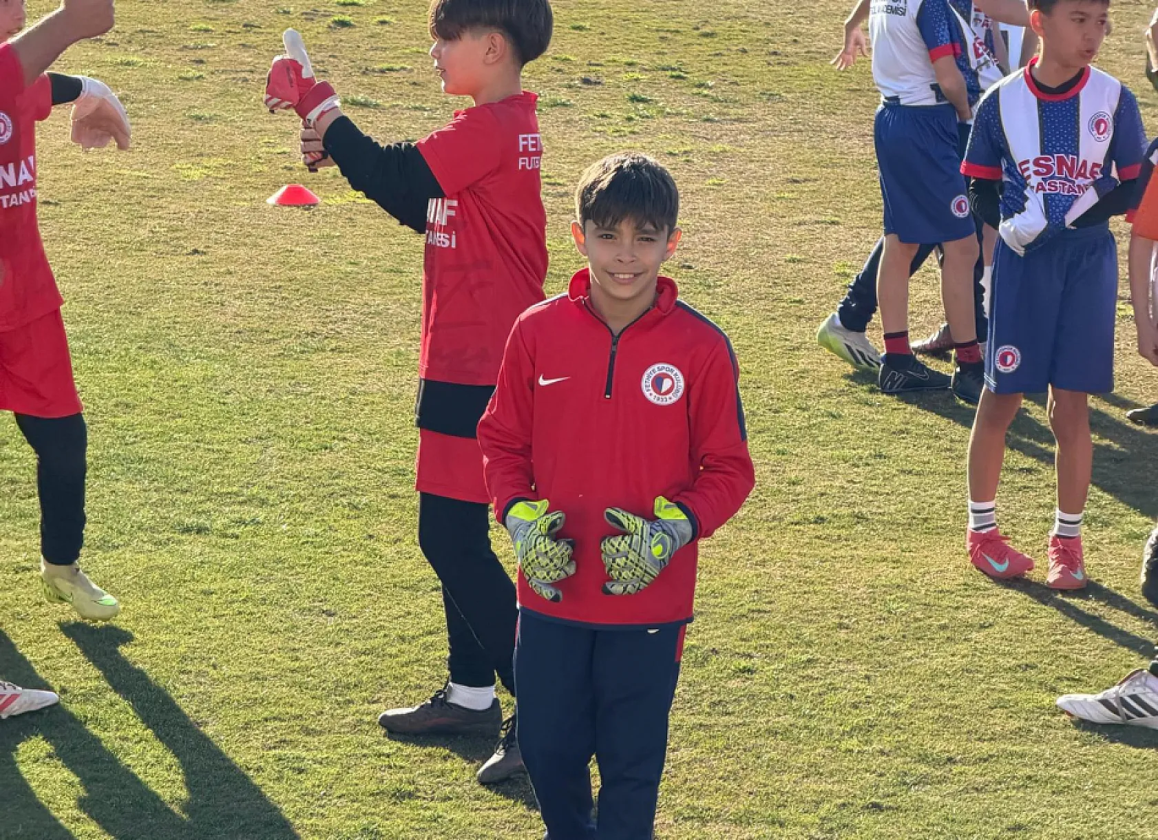 Fethiyespor'da Çocuklar Geleceğe Yetiştiriliyor