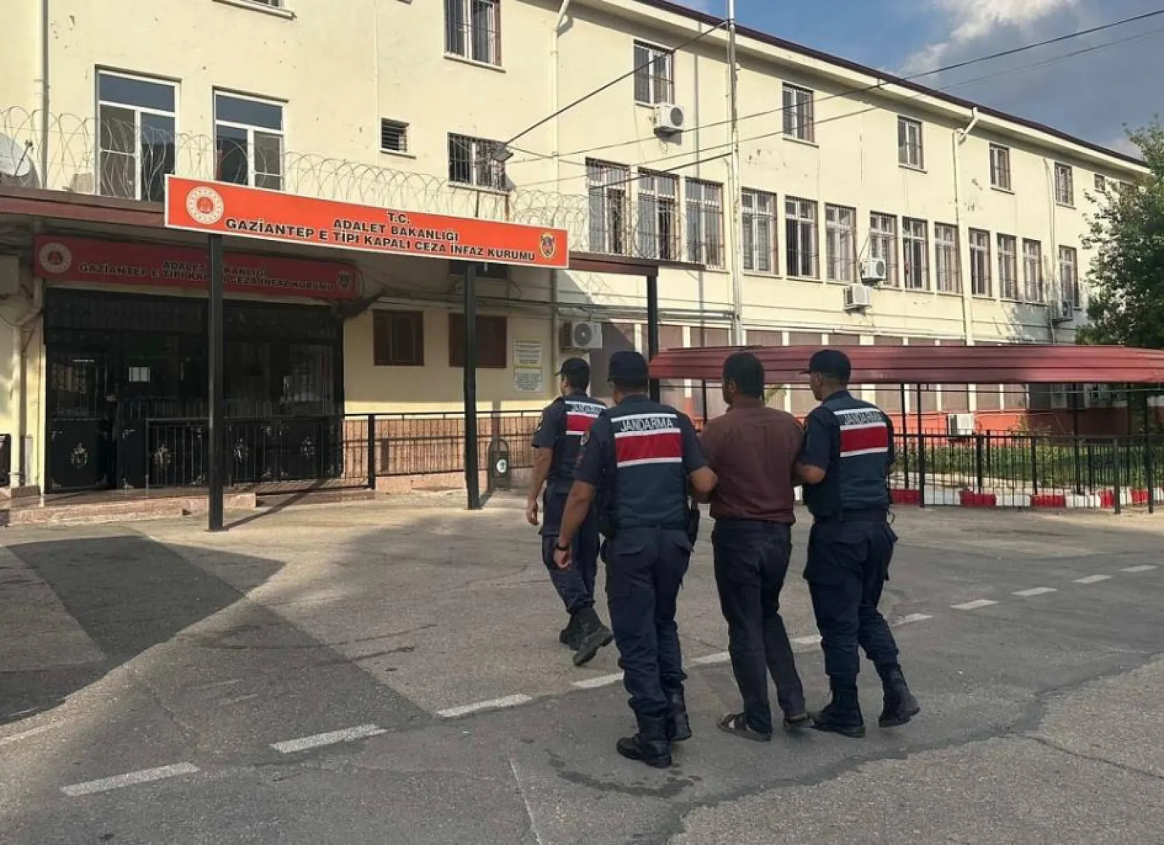 Ağabey katili şüpheli jandarma operasyonuyla yakalandı
