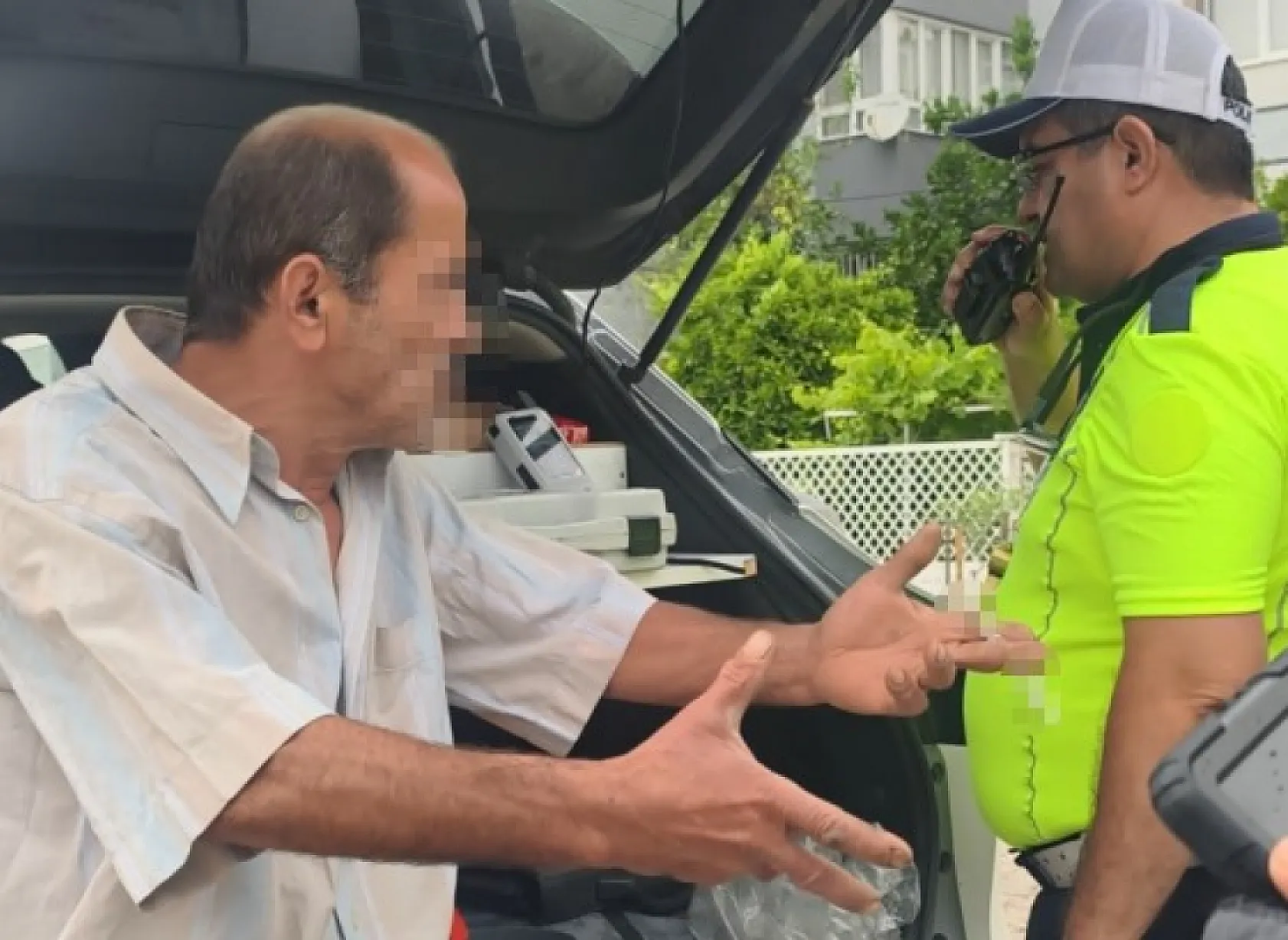 Trafikte zikzak çizerek ilerledi, hem alkollü hem firari çıktı
