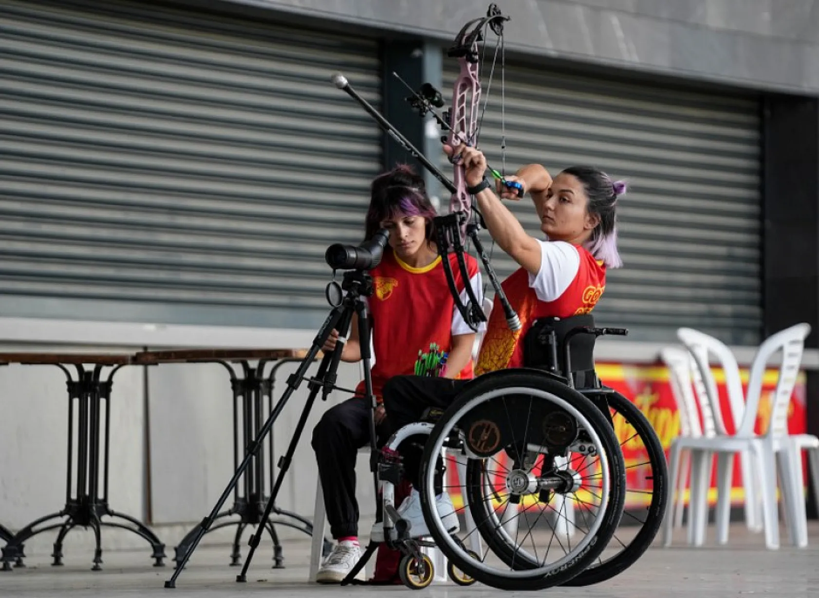 Paralimpik sporcu Büşra Ün, tenisin ardından başladığı okçulukta Türkiye şampiyonluğuna ulaştı