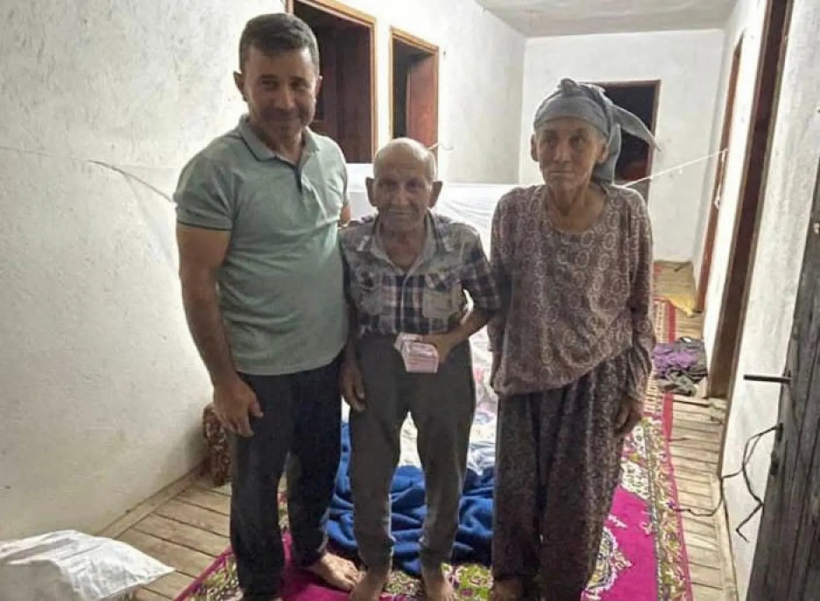Yangında 80 bin lirasını kaybeden yaşlı adamın parası yenisiyle değiştirildi