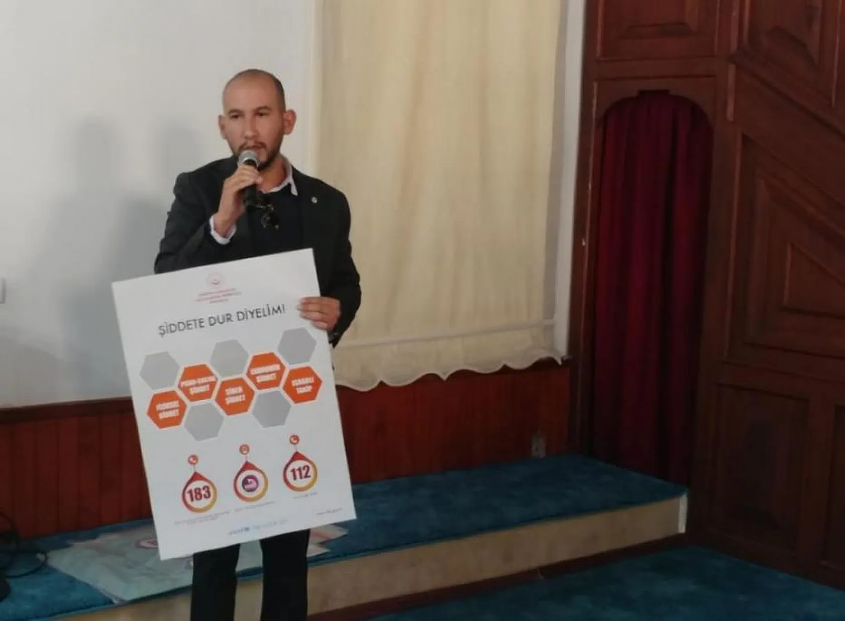 'Şiddete Dur' semineri düzenlendi