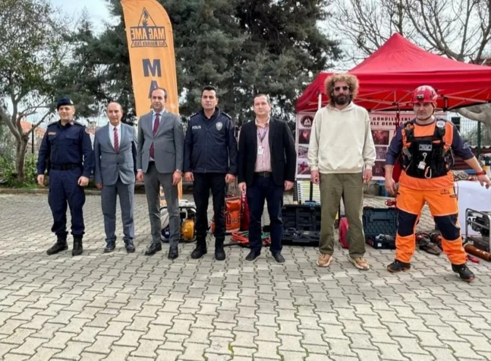 Datça'da 6 Şubat depremlerinde hayatını kaybedenler için anma programı düzenledi
