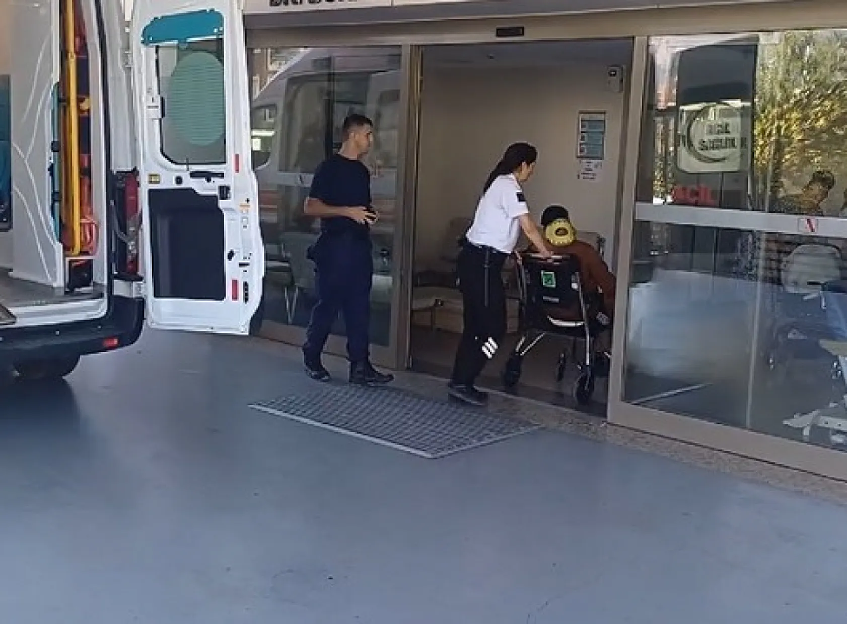 Muğla'da göçmen teknesi kayalıklara çarptı: 4 yaralı