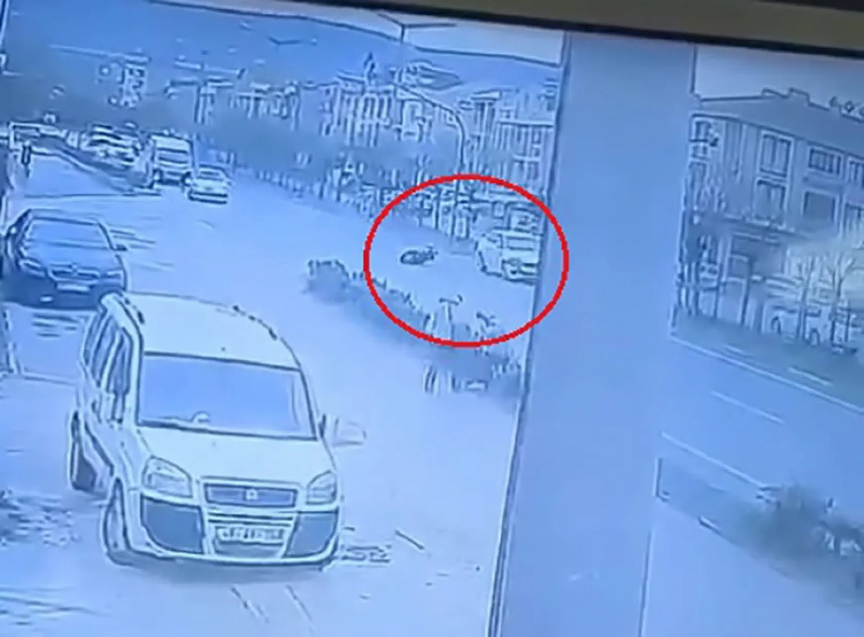 Feci kaza! Karşıdan karşıya geçerken canından oldu