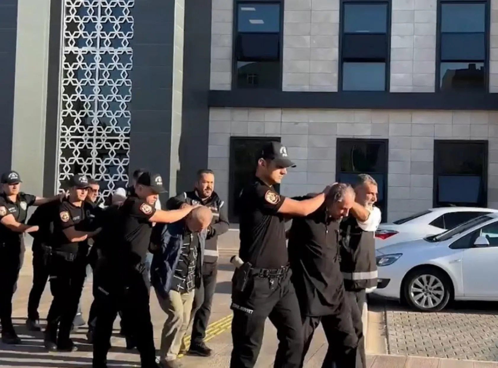 Sahte mehdi gözaltına alındı