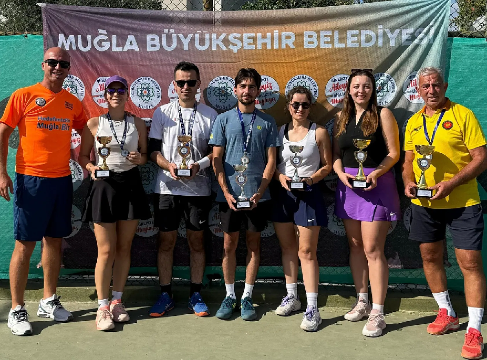 Muğla Büyükşehir Belediyesi 6. Geleneksel Cumhuriyet Kupası Karma Tenis Turnuvası Dalaman'da Yapıldı