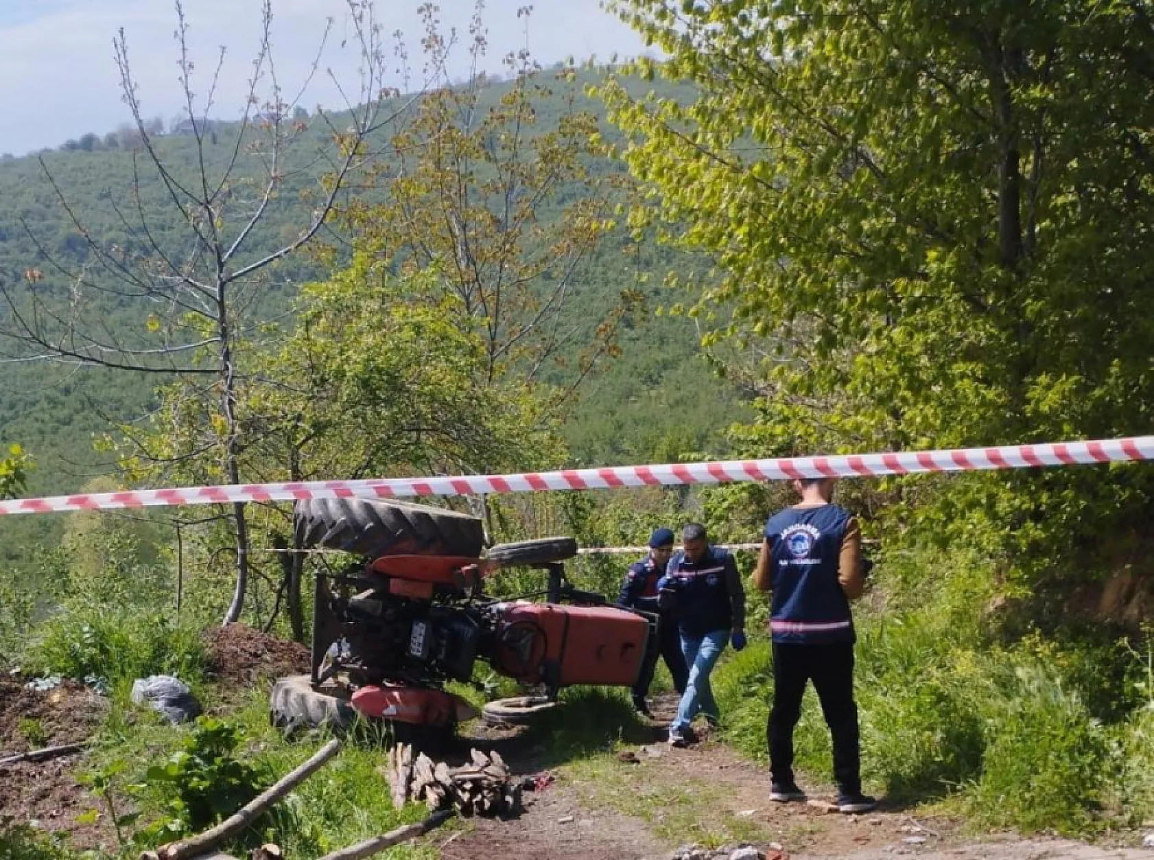 Traktörün altında kalan 85 yaşındaki adam hayatını kaybetti
