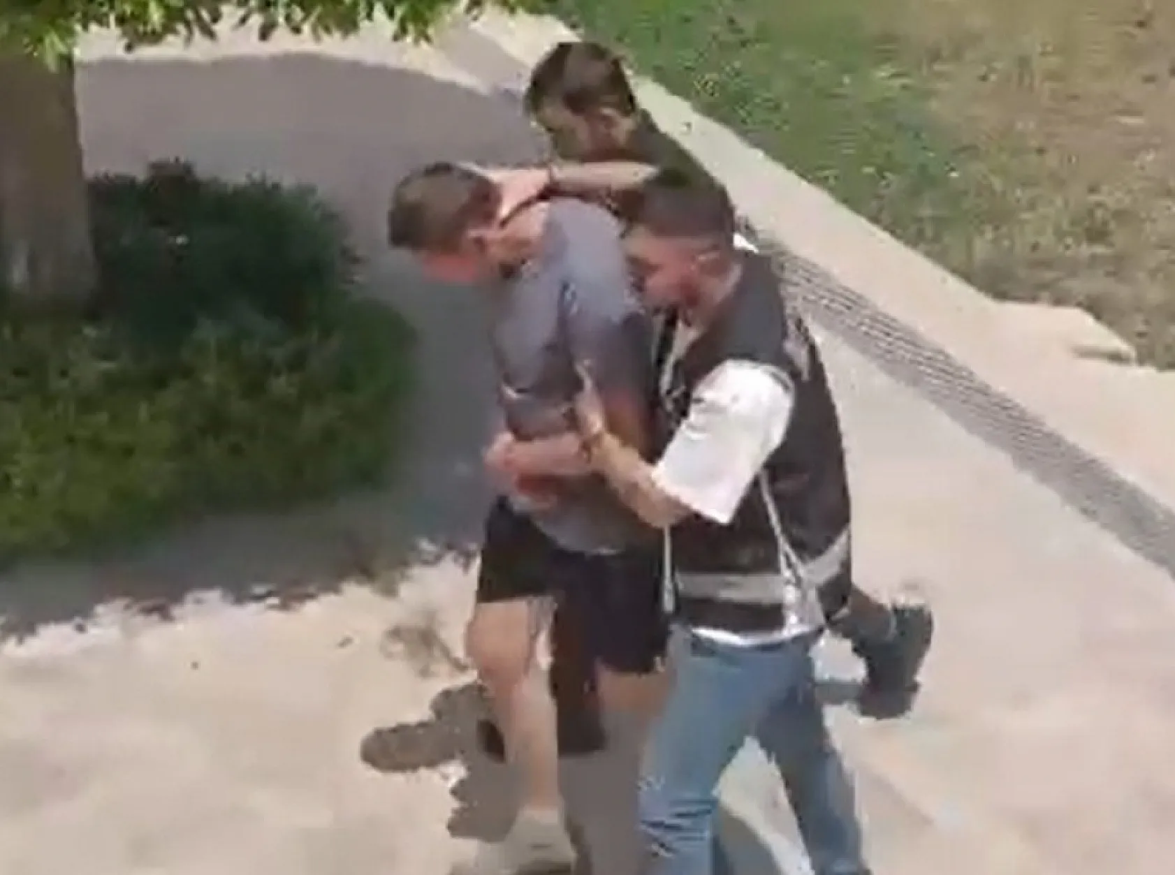 Marmaris'te İngiliz turist sahte poundla yakalandı