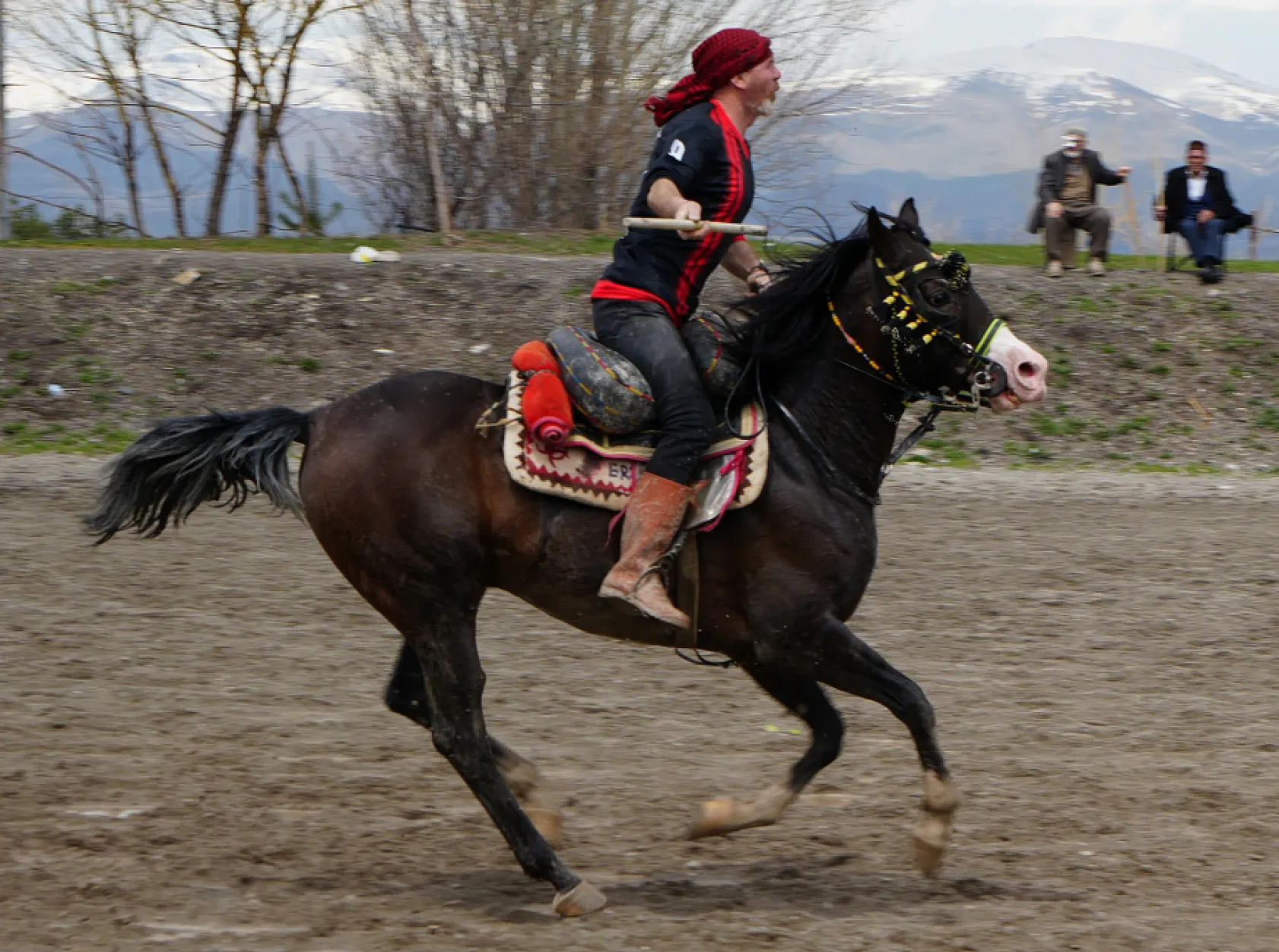 Cirit nefes kesti! Sahada hem rekabet hem gelenek vardı
