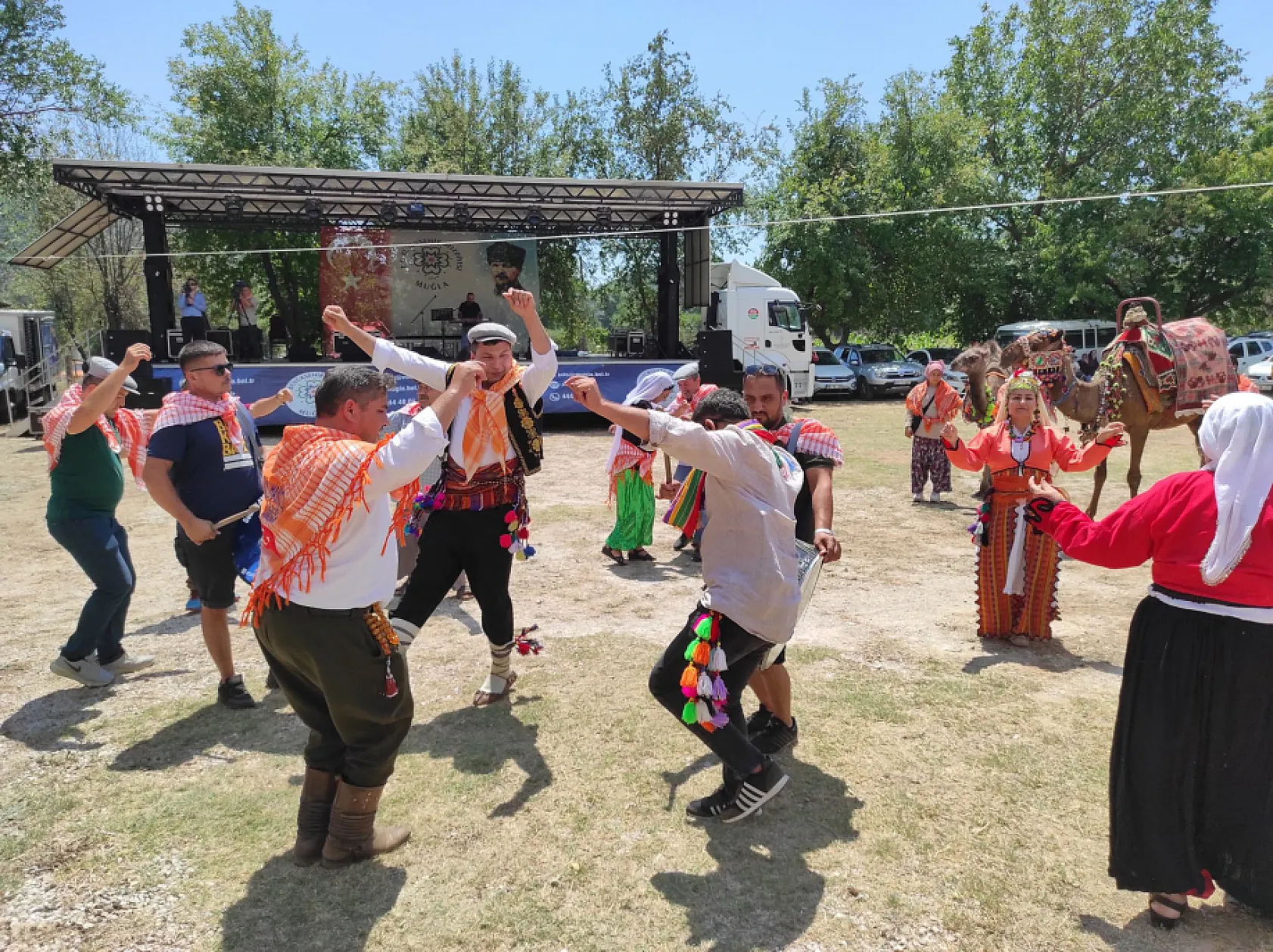 Fethiye'de 11.Geleneksel Geçmişten Günümüze Yörük Oyunları Şenliği Devam Ediyor