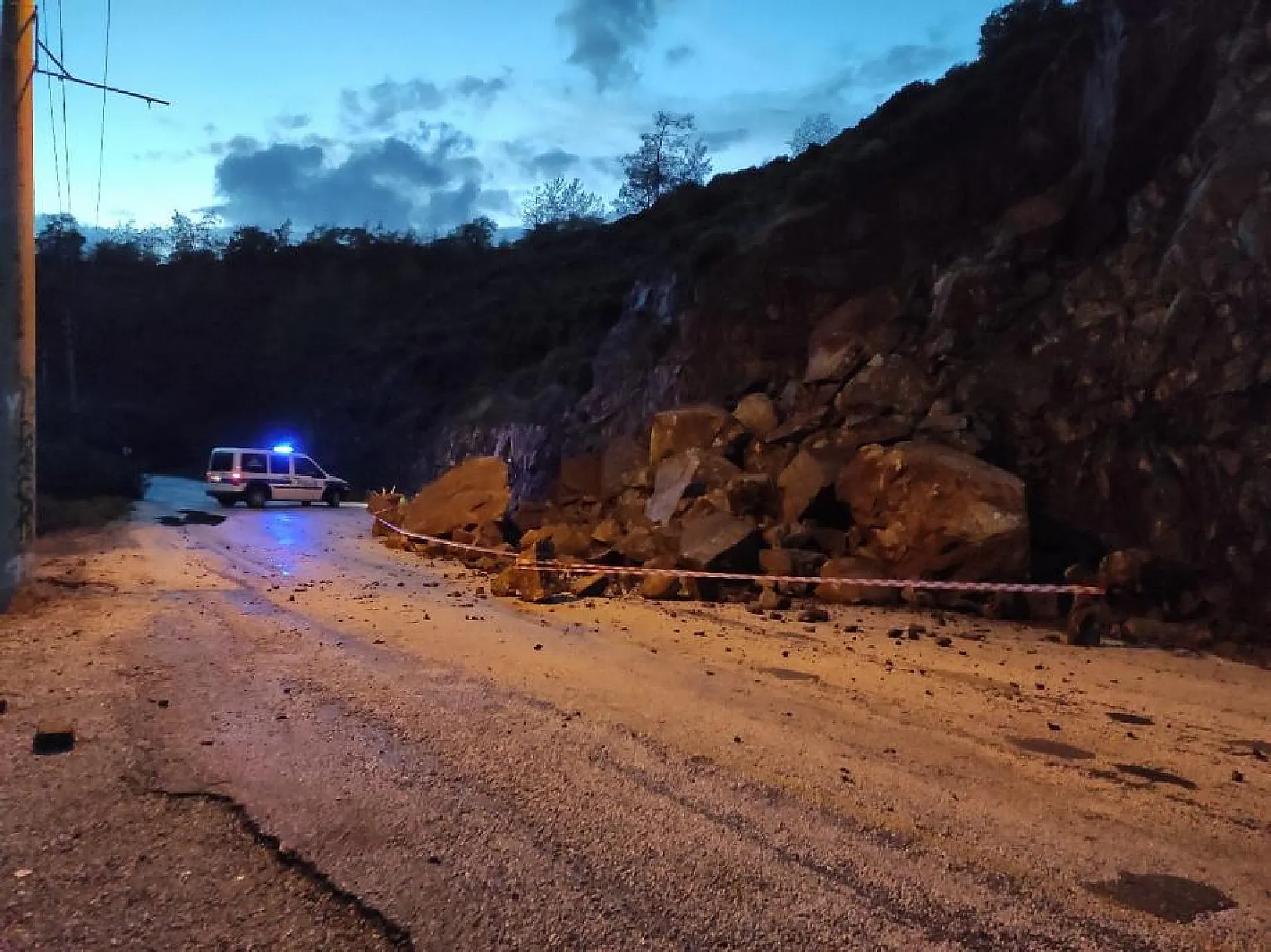 Fethiye'de toprak kayması yaşandı