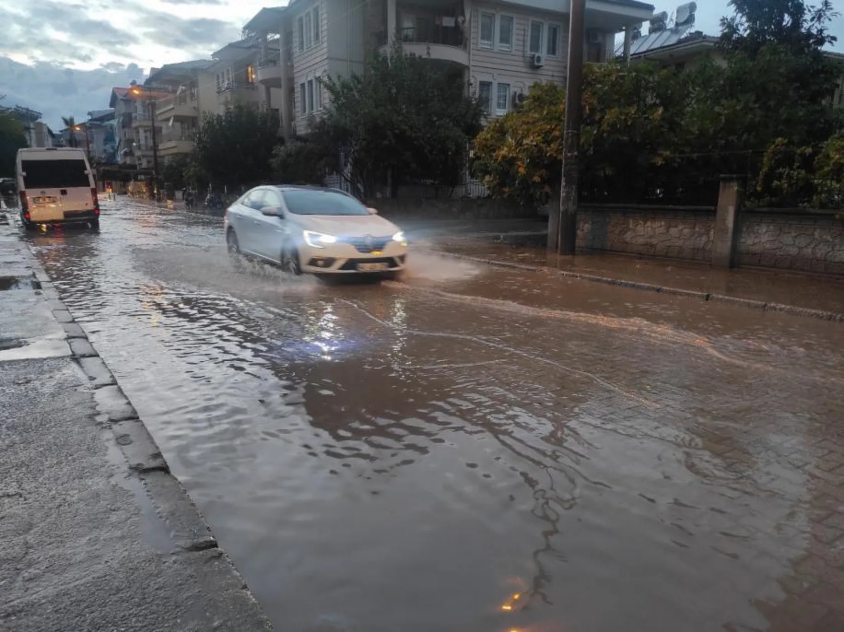 Fethiye'de toprak kayması yaşandı
