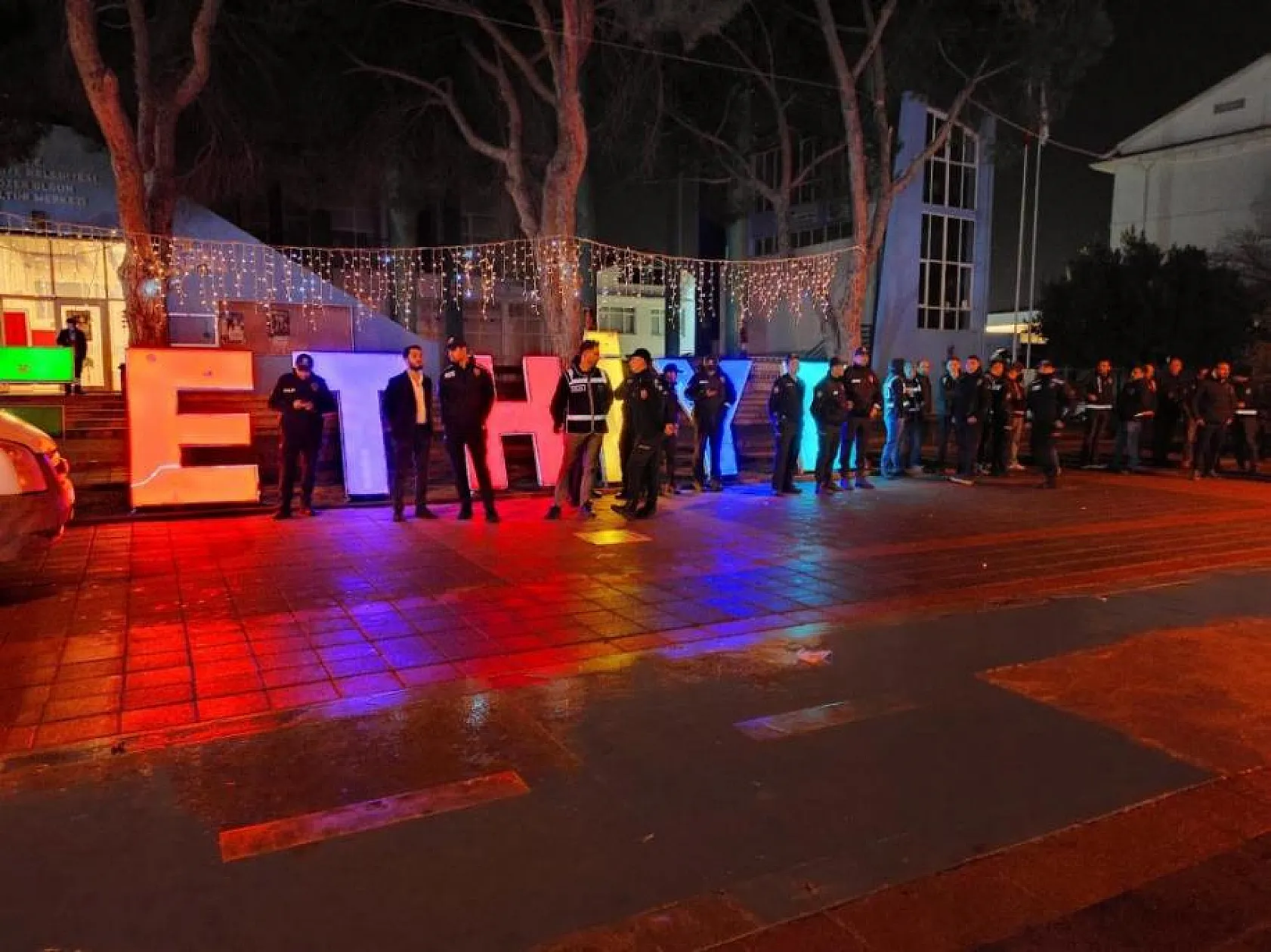 Fethiye'de Fenerbahçe ve Galatasaray taraftarları'ndan Suudi Arabistan'a tepki