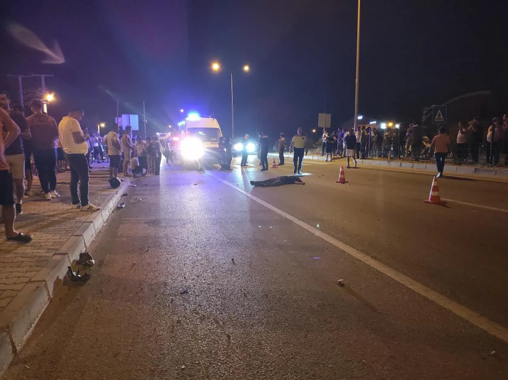 Fethiye'de motosikletle otomobil çarpıştı: 1 ölü, 2 yaralı