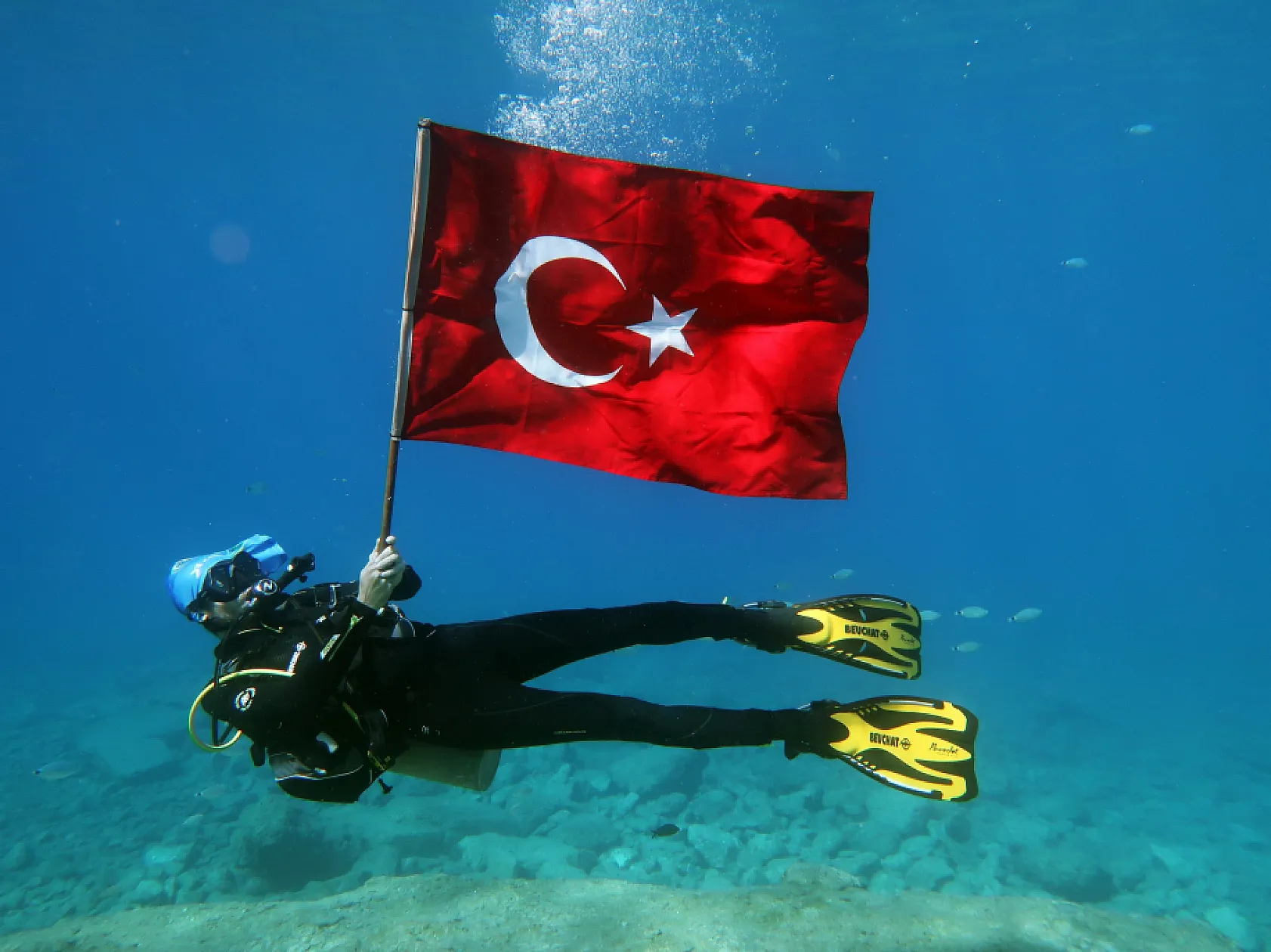 Fethiye'de Cumhuriyet Bayramı'nı deniz dibinde kutladılar