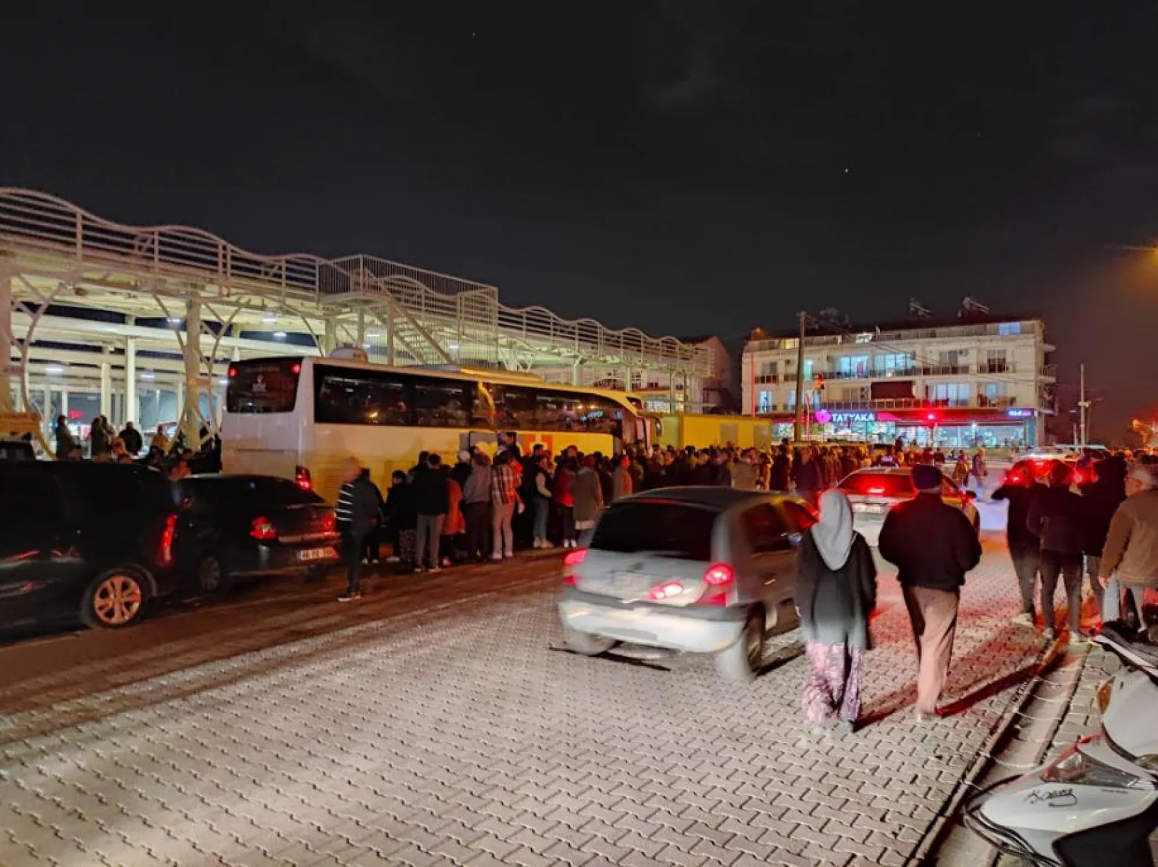 Fethiye'de umre kafilesine otomobil çarptı: 3 yaralı