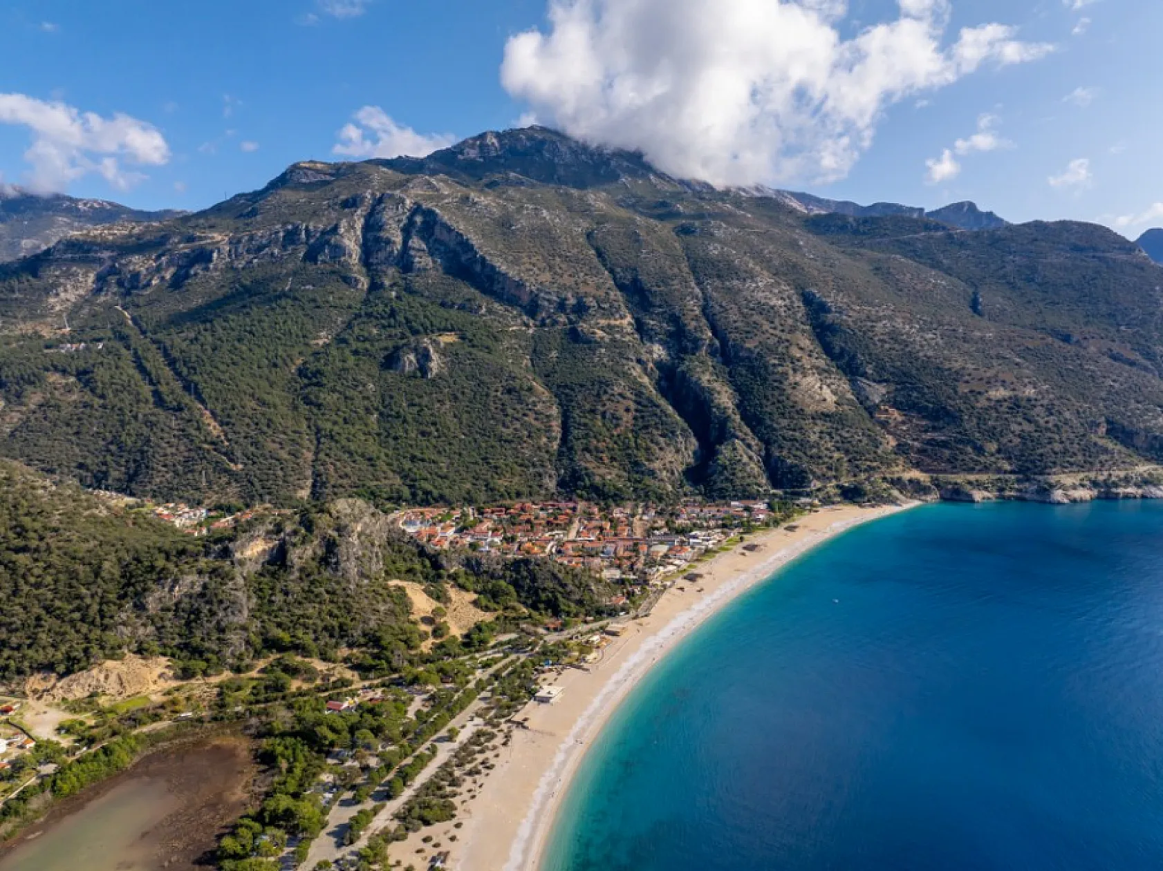Türkiye'nin tanıtım yüzü Kumburnu Plajı, 2024'te yaklaşık 1,5 milyon turist ağırladı