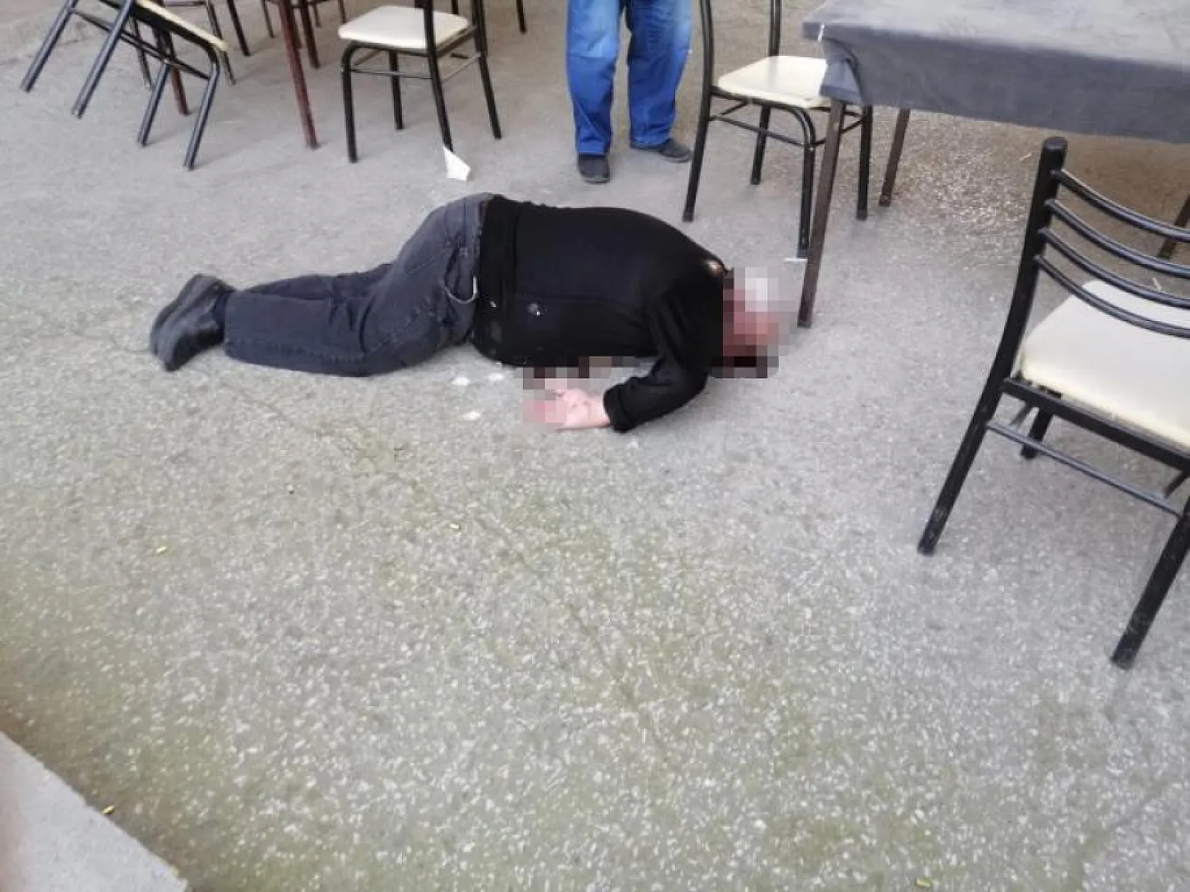 Çay ocağında husumetlisini öldürdü