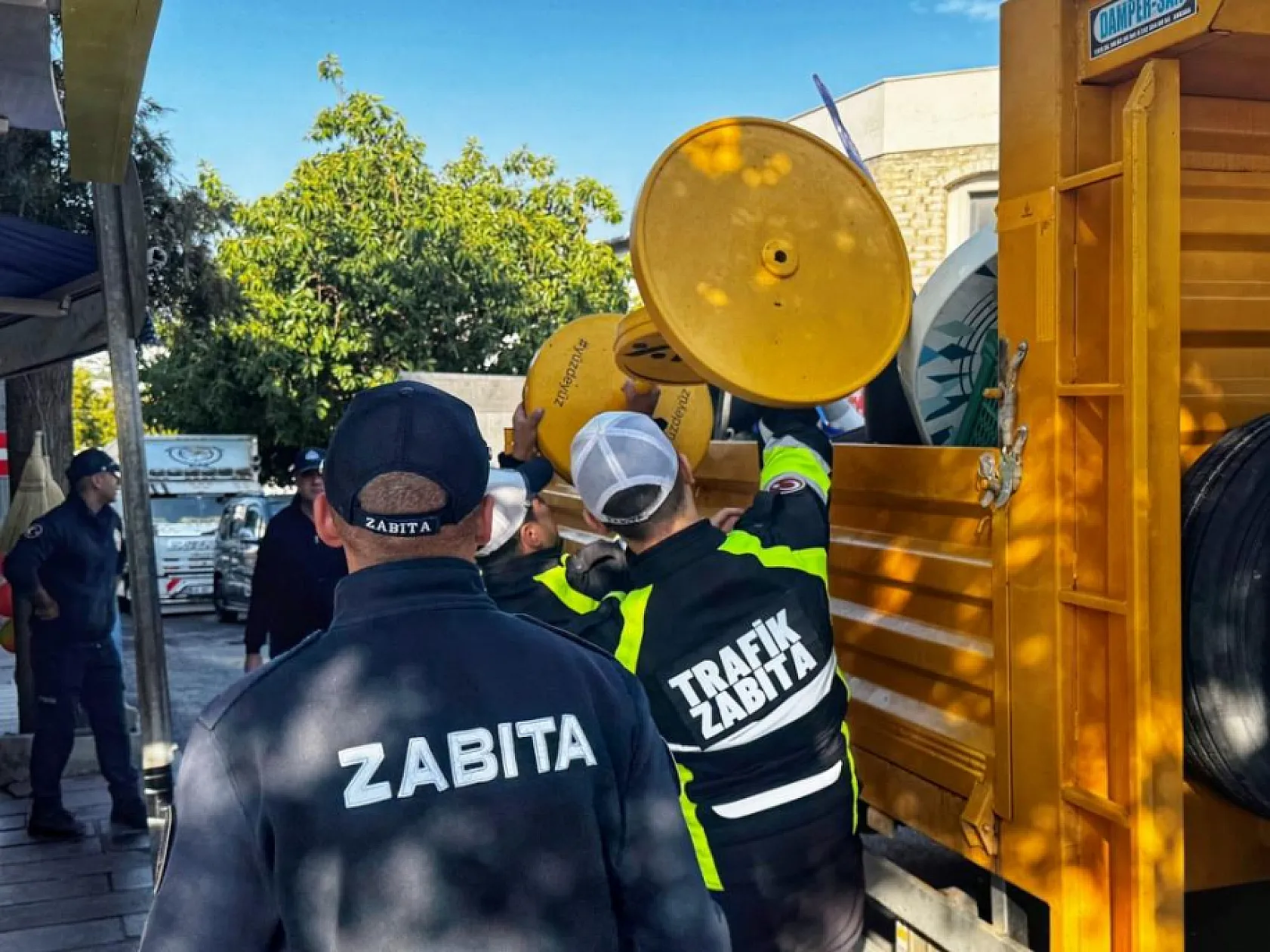 Bodrum'da kamusal alanlar işgallerden temizleniyor