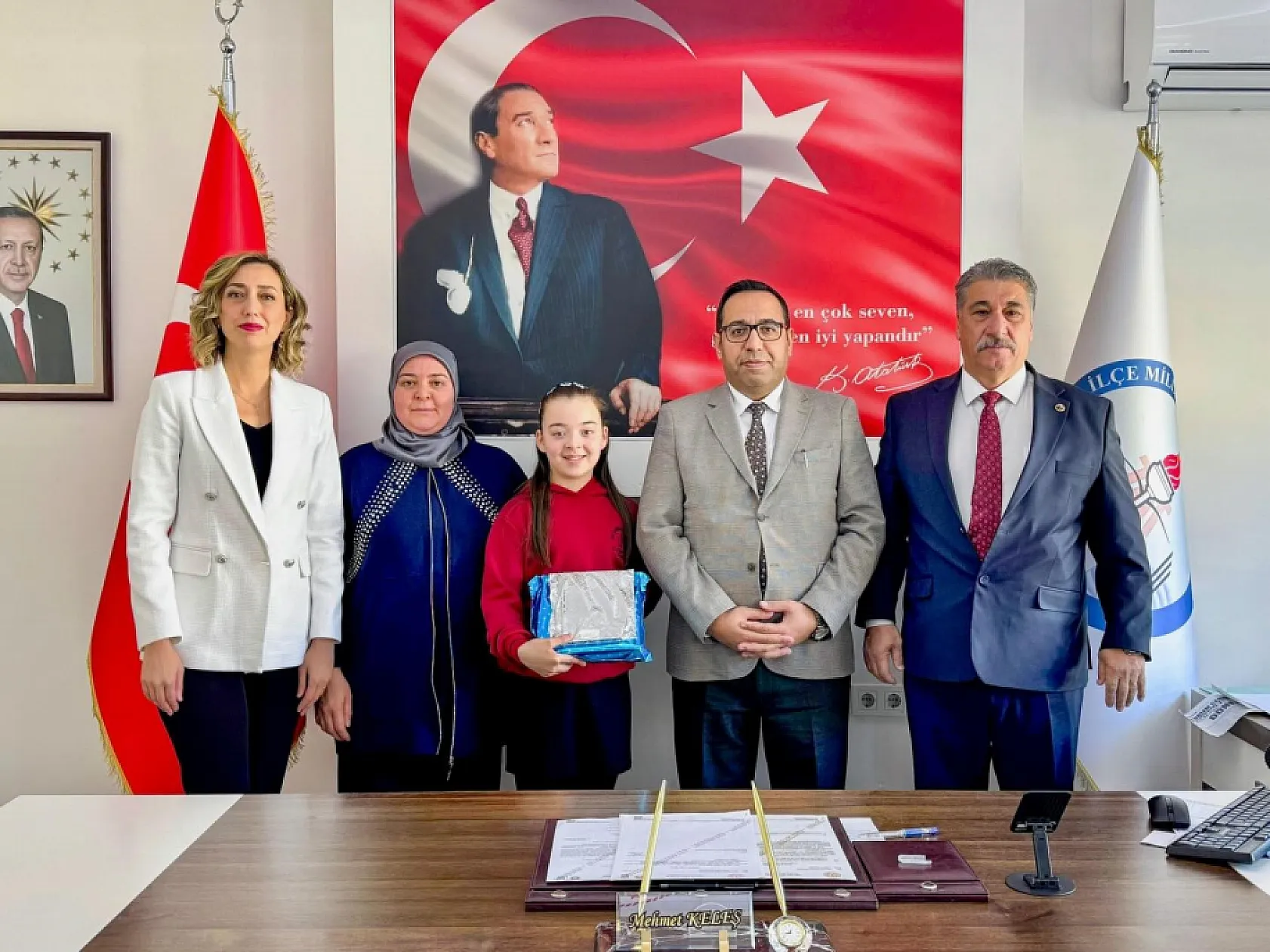 Menteşeli Azra İstiklal Marşı okuma yarışmasında Türkiye birincisi oldu