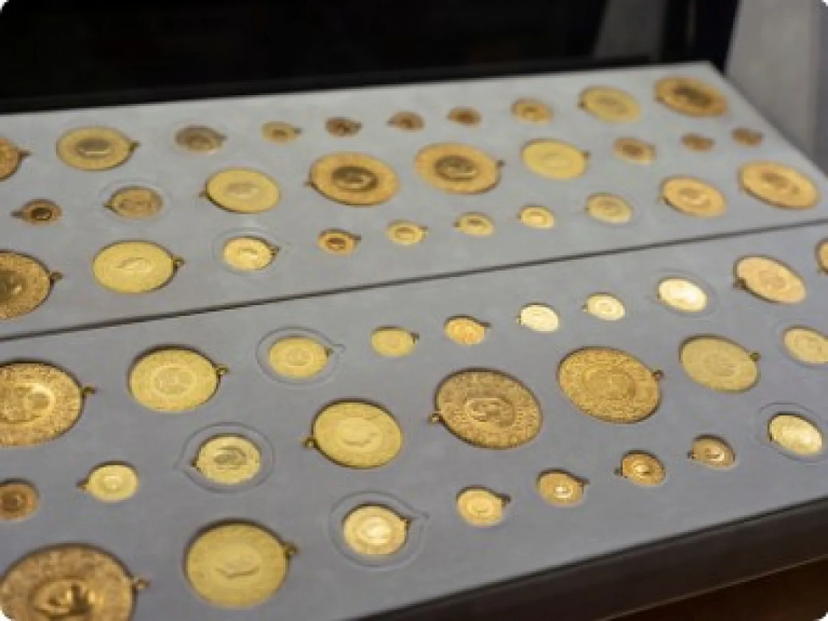 Altın fiyatları can çekişiyor