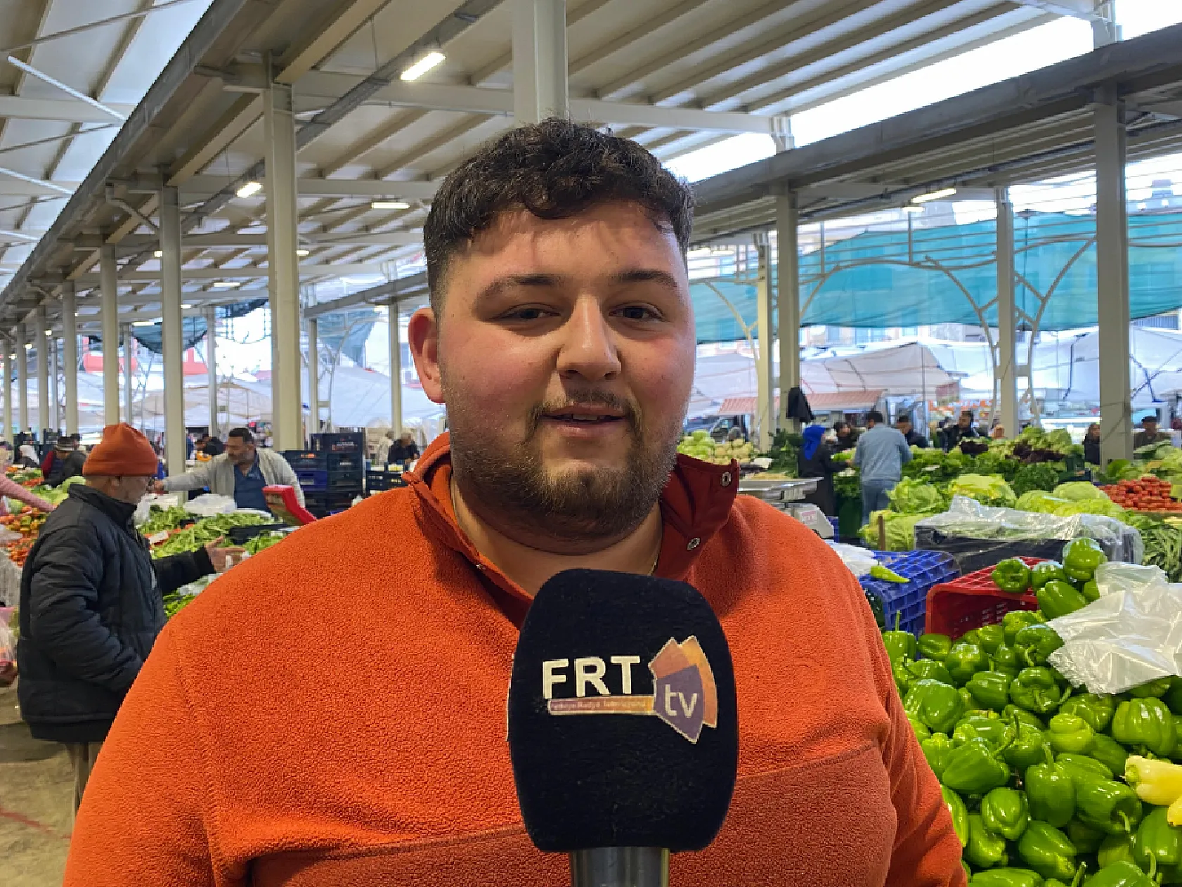 Fethiye Pazarlarında Yeni Bir Lezzet: Macar Çarli Biberi