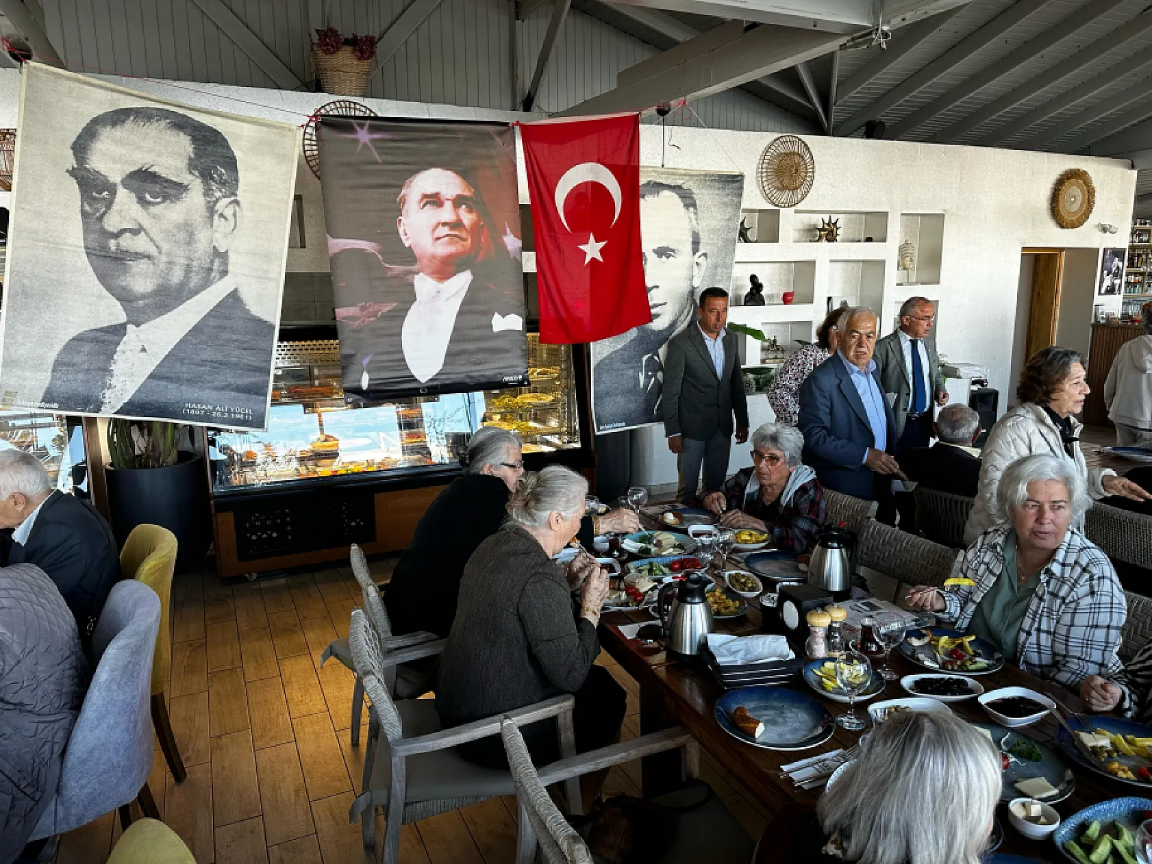 Fethiye'de Köy Enstitüleri'nin Kuruluş Yıldönümünde Dostluk Kahvaltısı