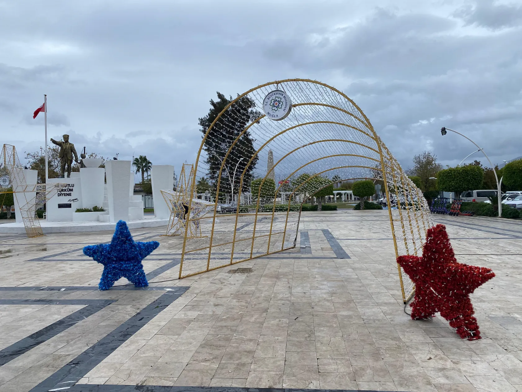 Fethiye Beşkaza Meydanı Yeni Yıla Hazır